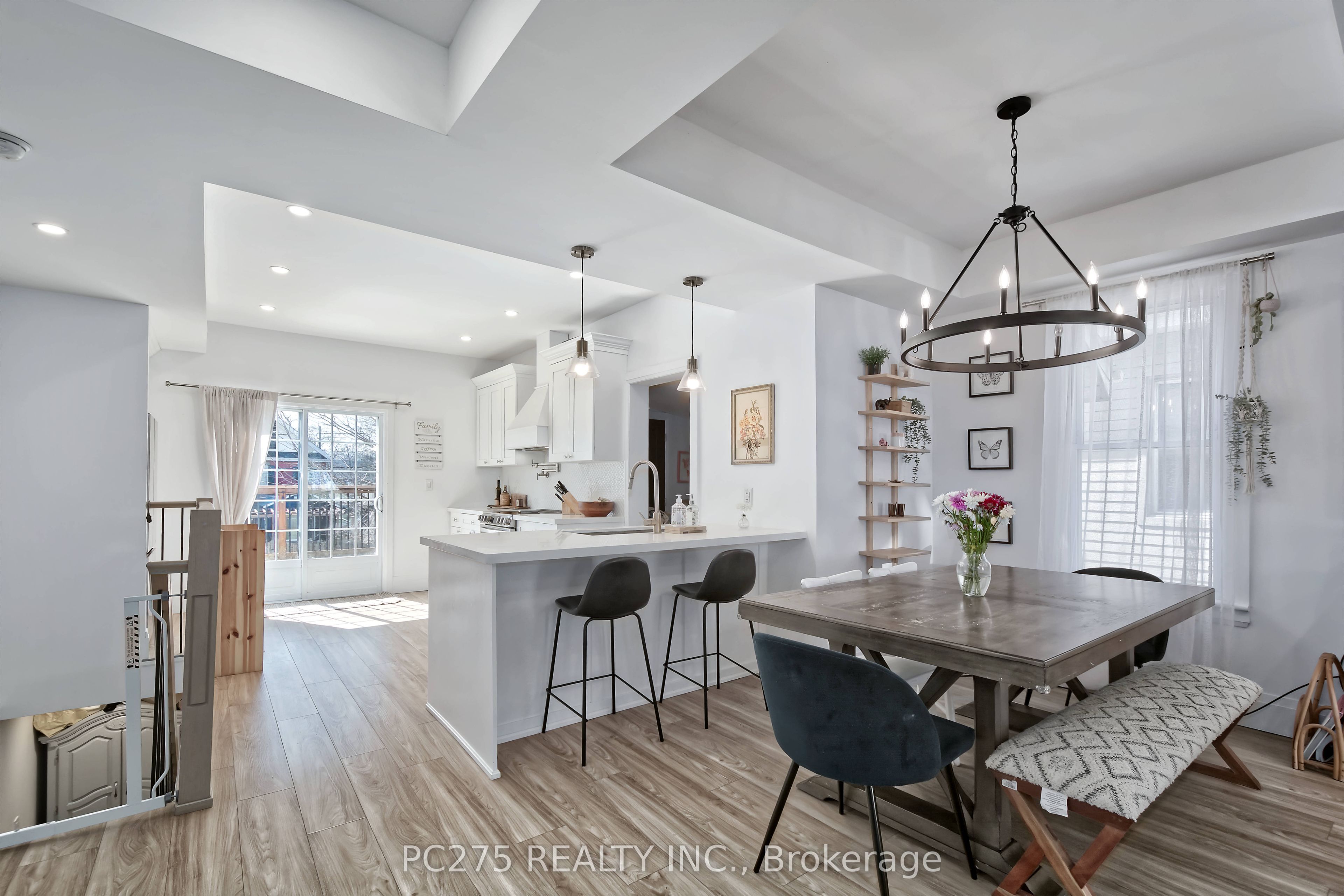 92 Walnut Street Property Photo 8