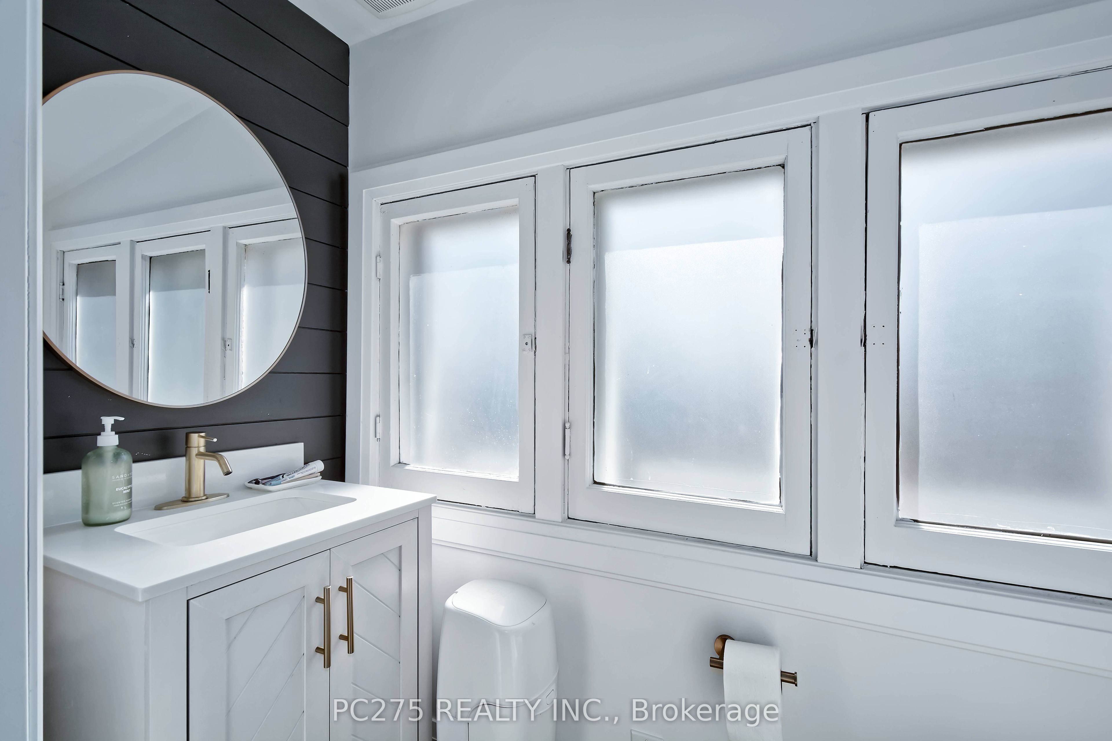 92 Walnut Street Property Photo 14