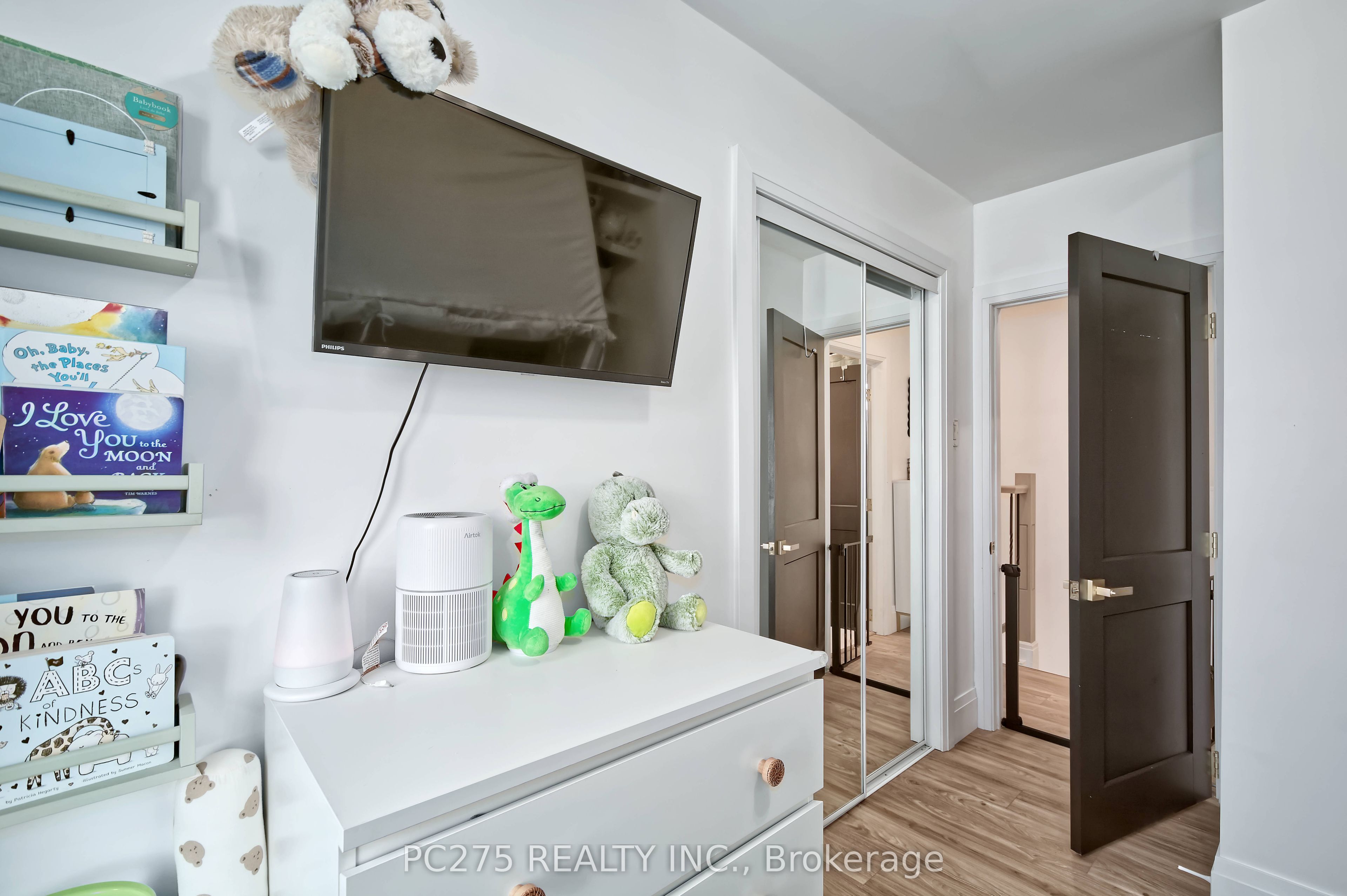 92 Walnut Street Property Photo 21