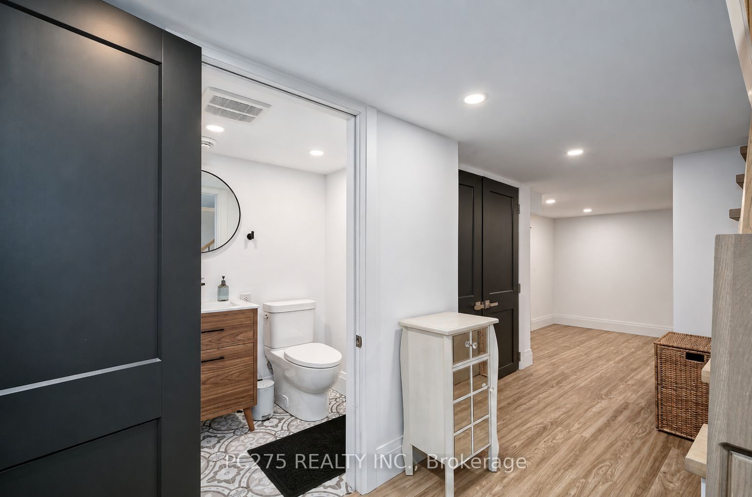 92 Walnut Street Property Photo 22