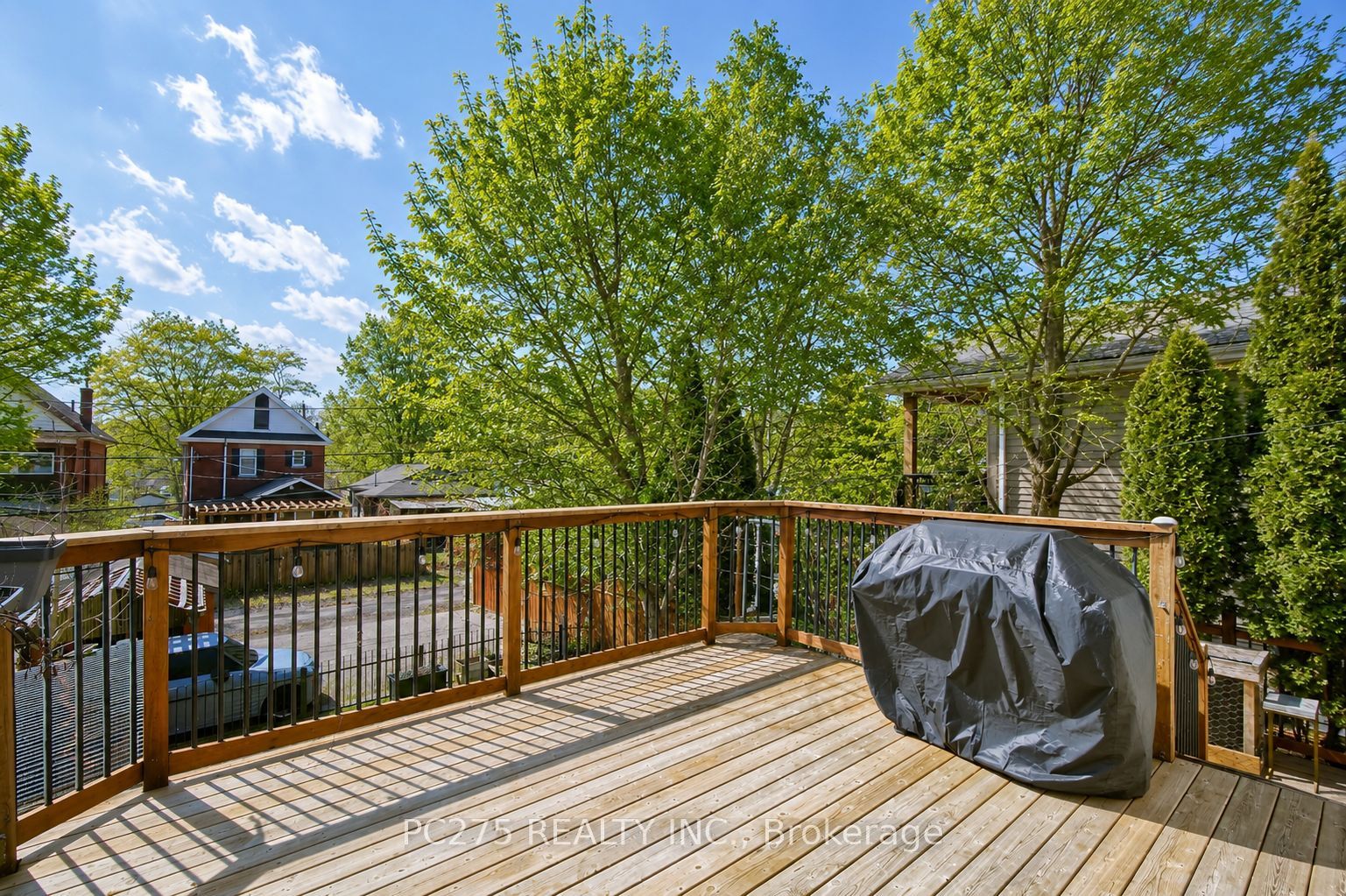 92 Walnut Street Property Photo 27