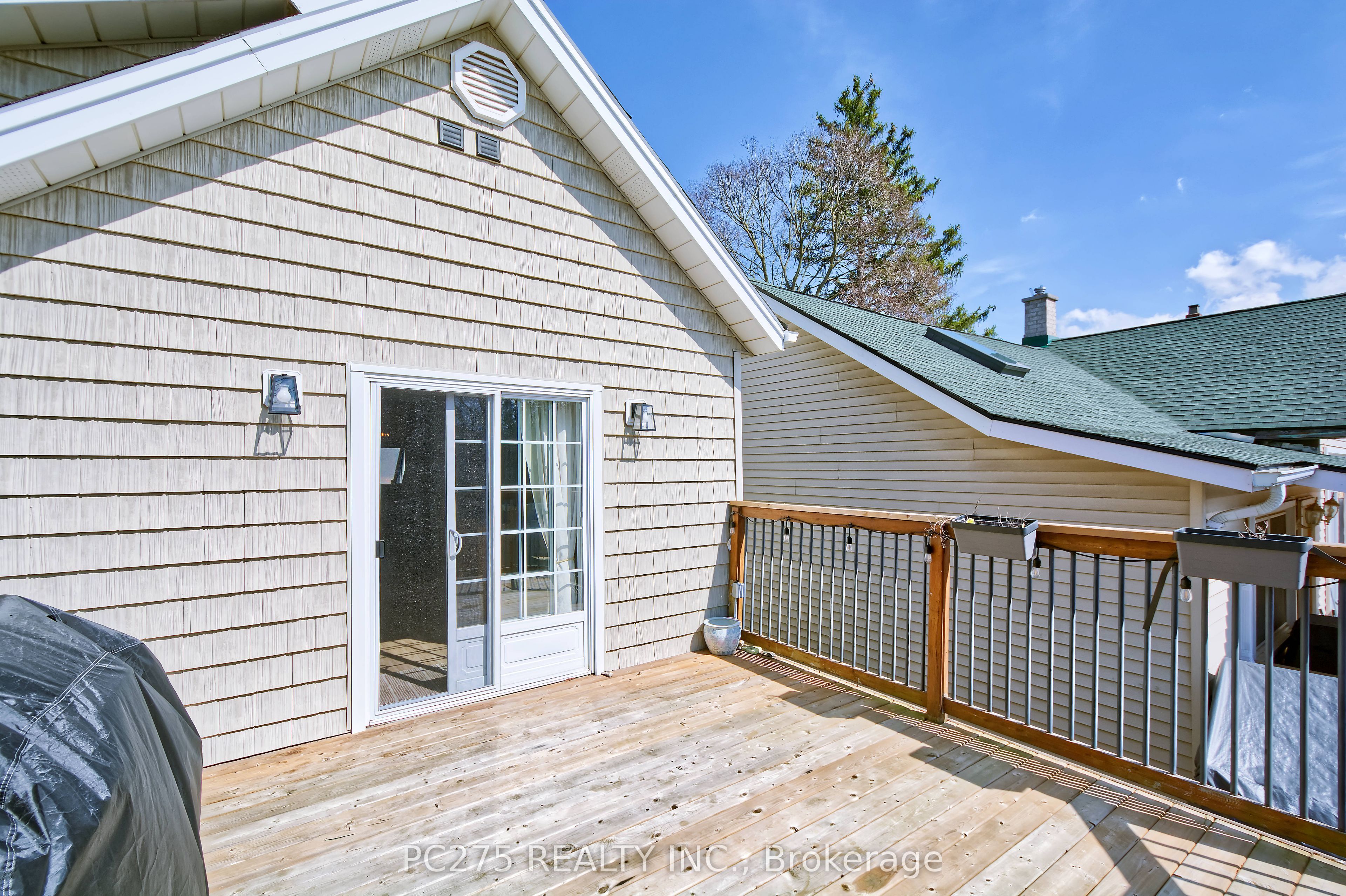 92 Walnut Street Property Photo 28