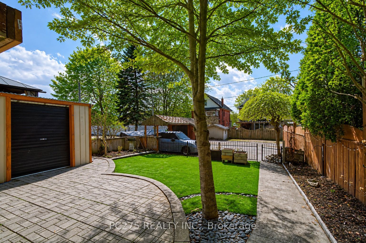 92 Walnut Street Property Photo 30