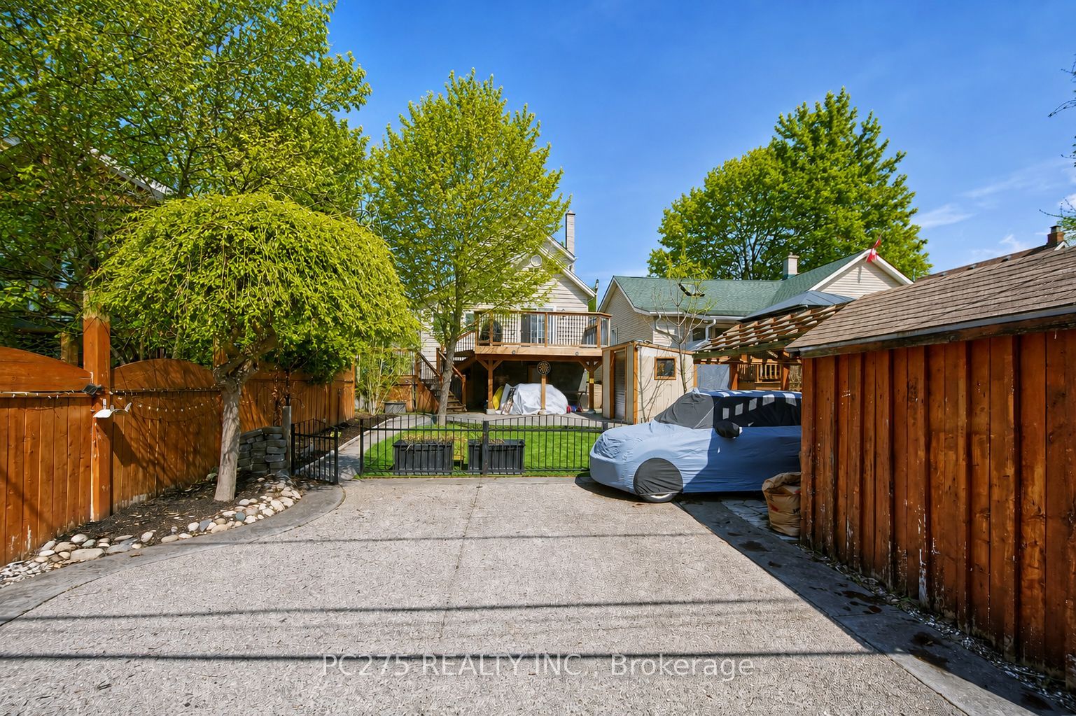 92 Walnut Street Property Photo 33