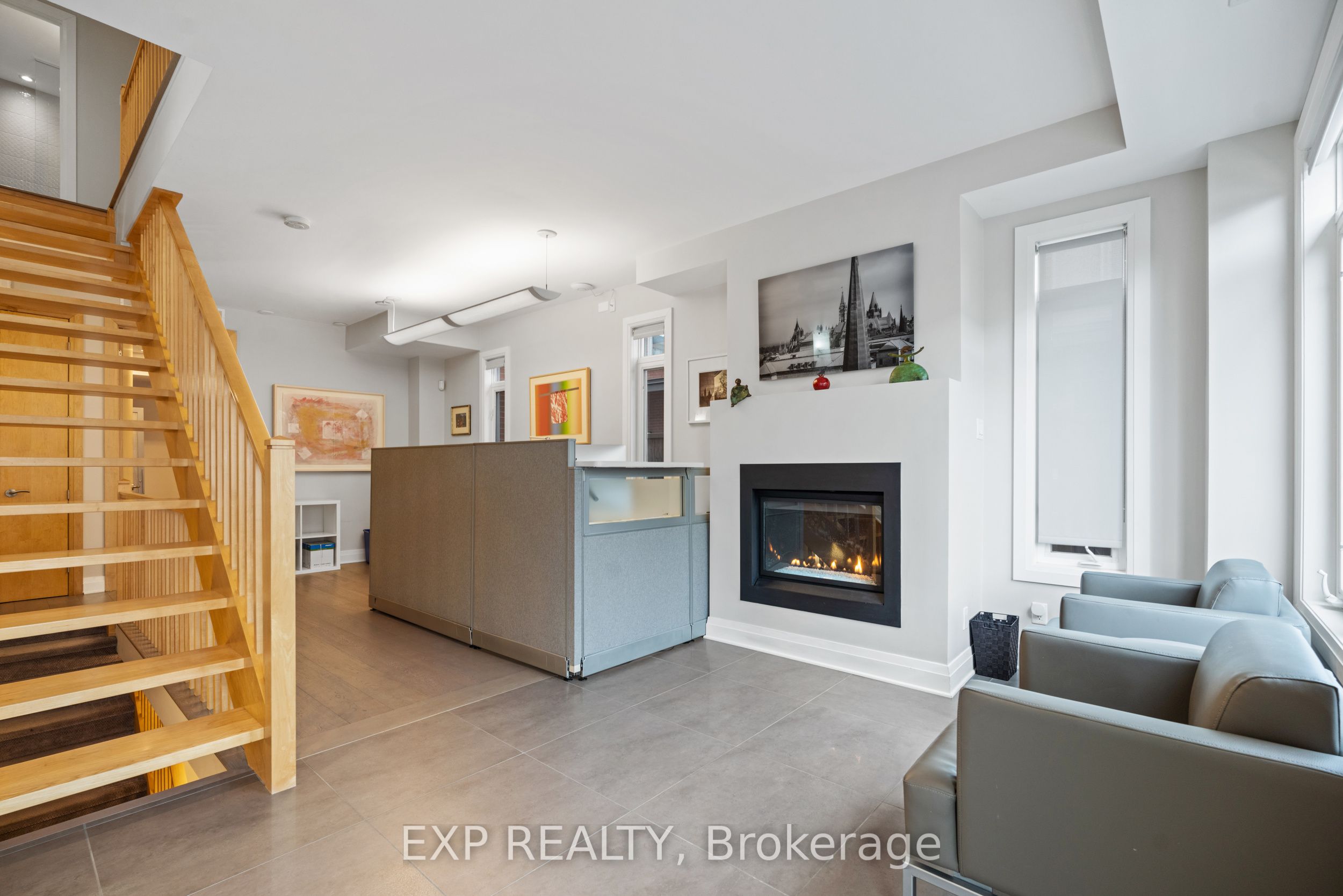 360 Ravenhill Avenue E Property Photo 4