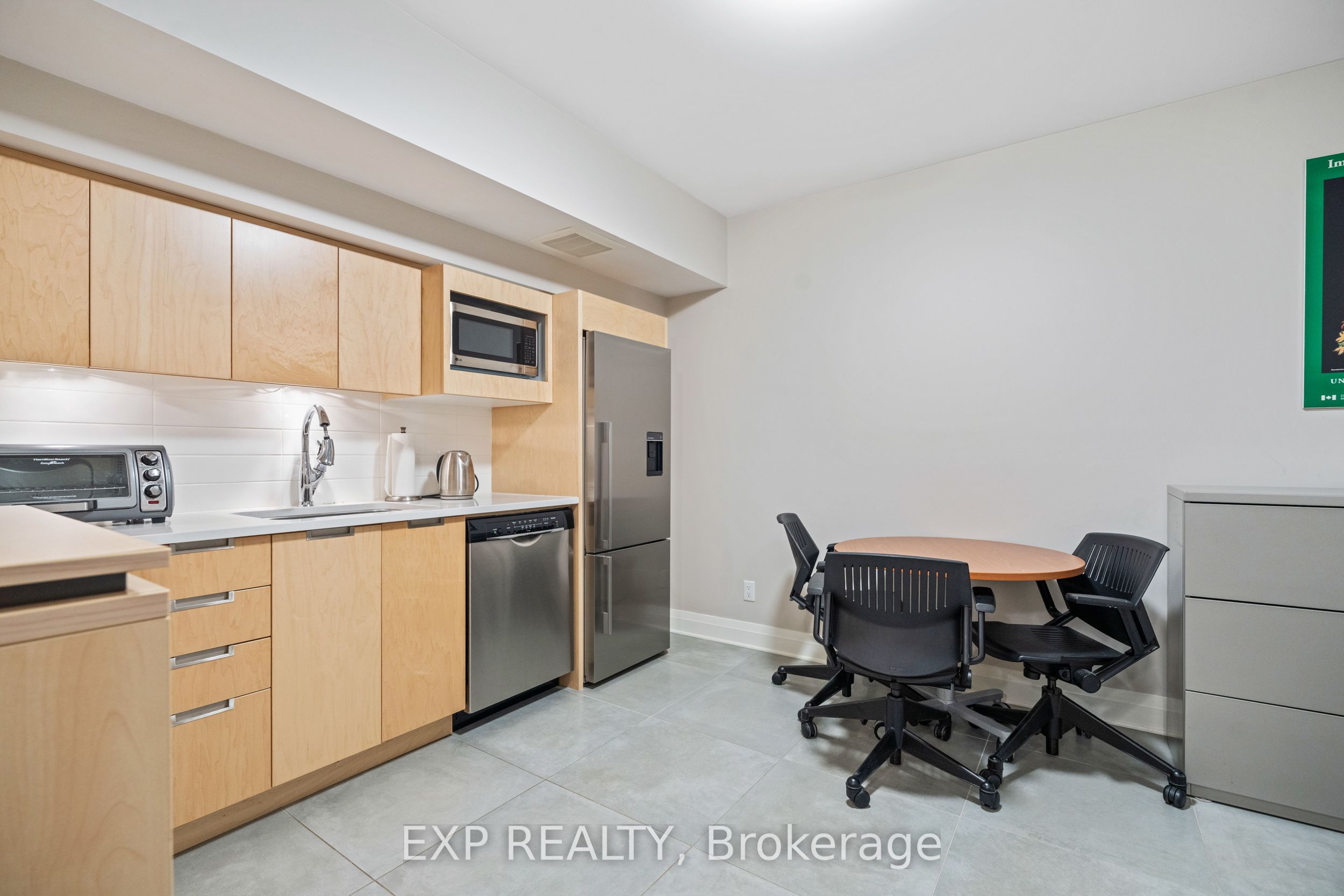 360 Ravenhill Avenue E Property Photo 32