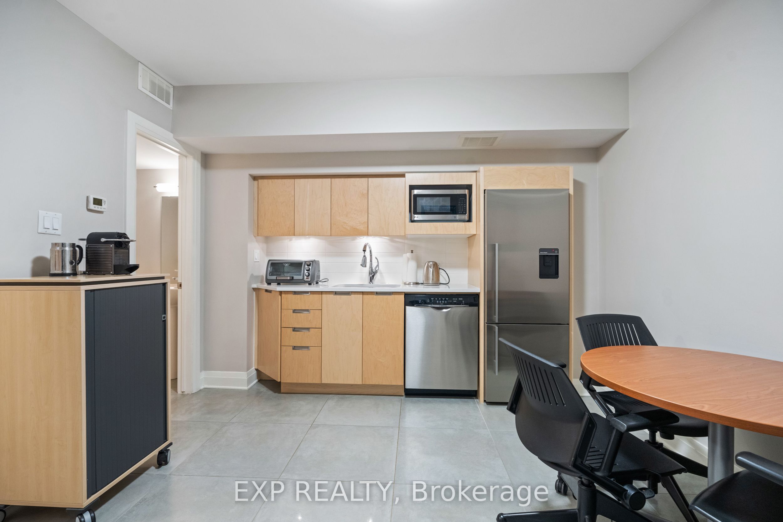 360 Ravenhill Avenue E Property Photo 33