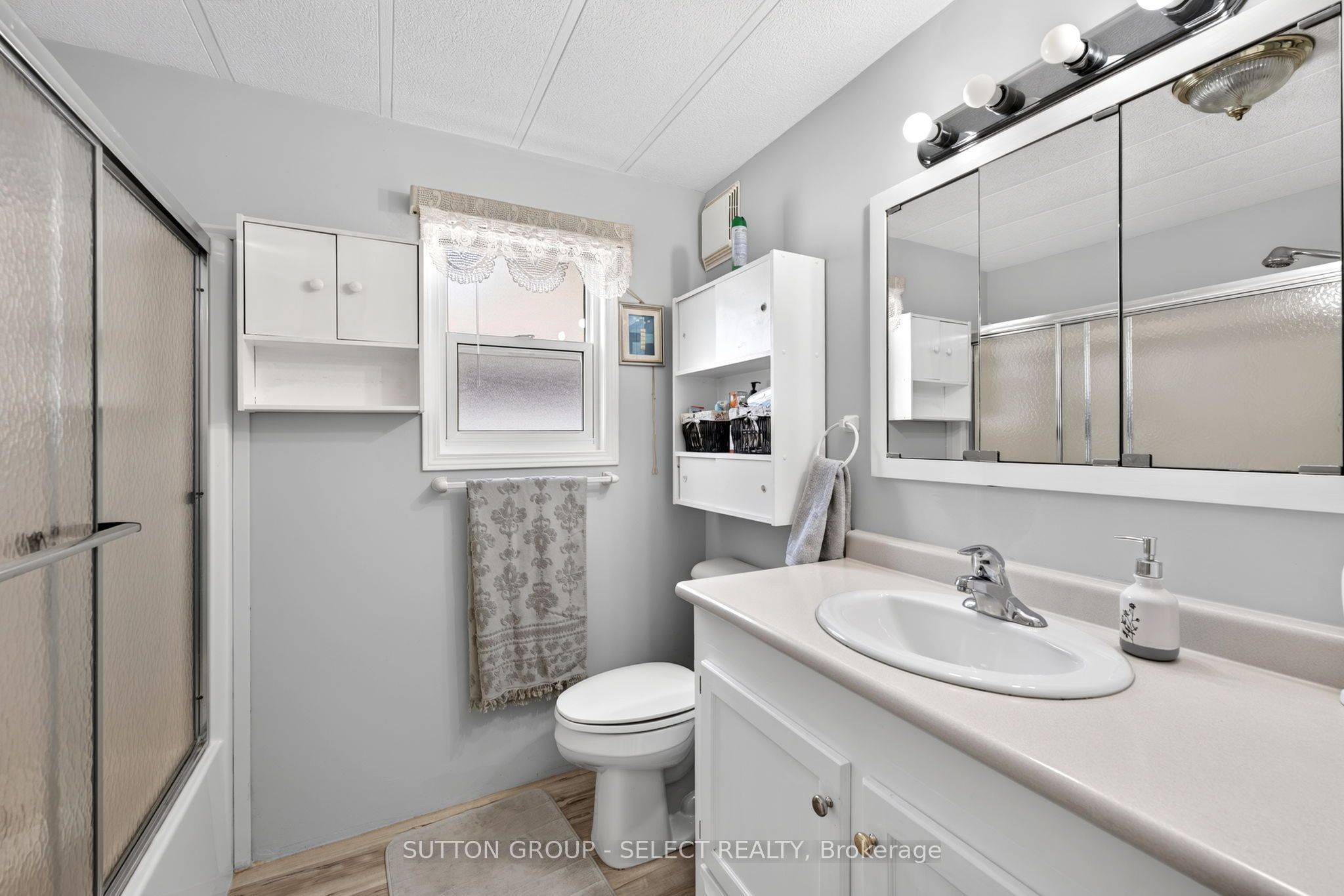 11 Huron Lane Property Photo 22
