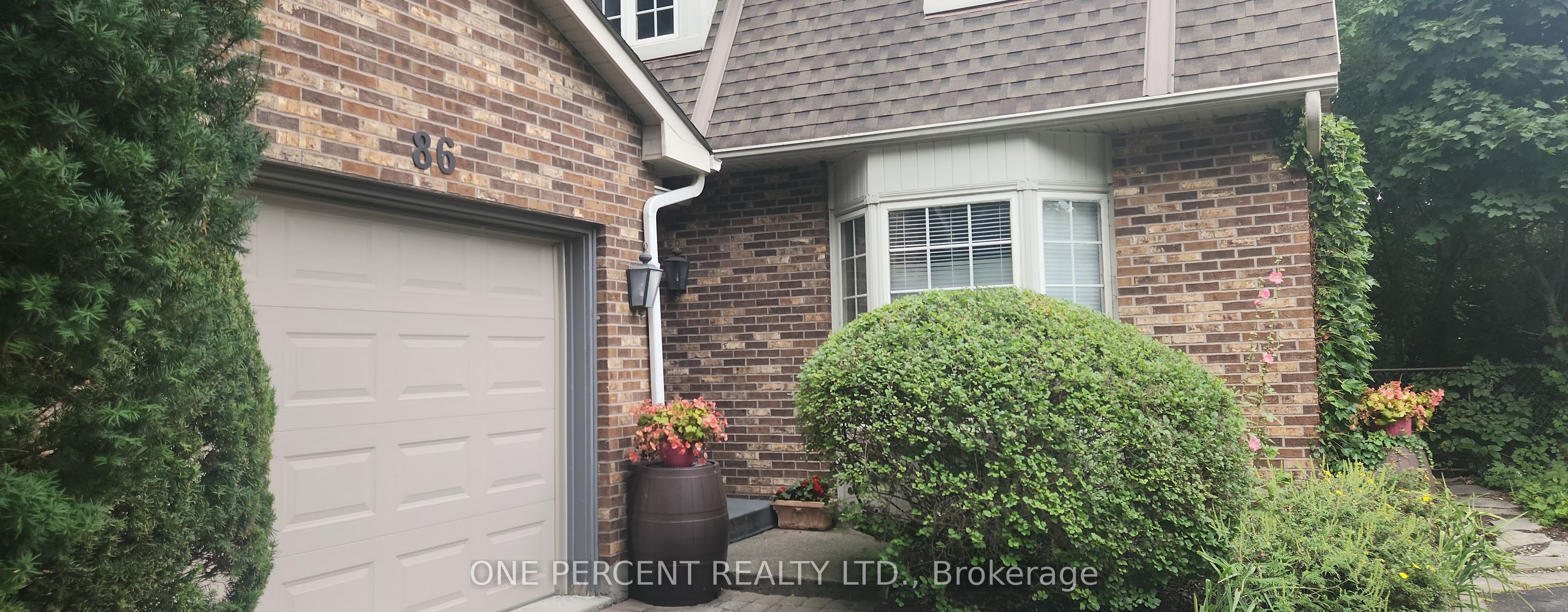 86 Haliburton Road Property Photo 2