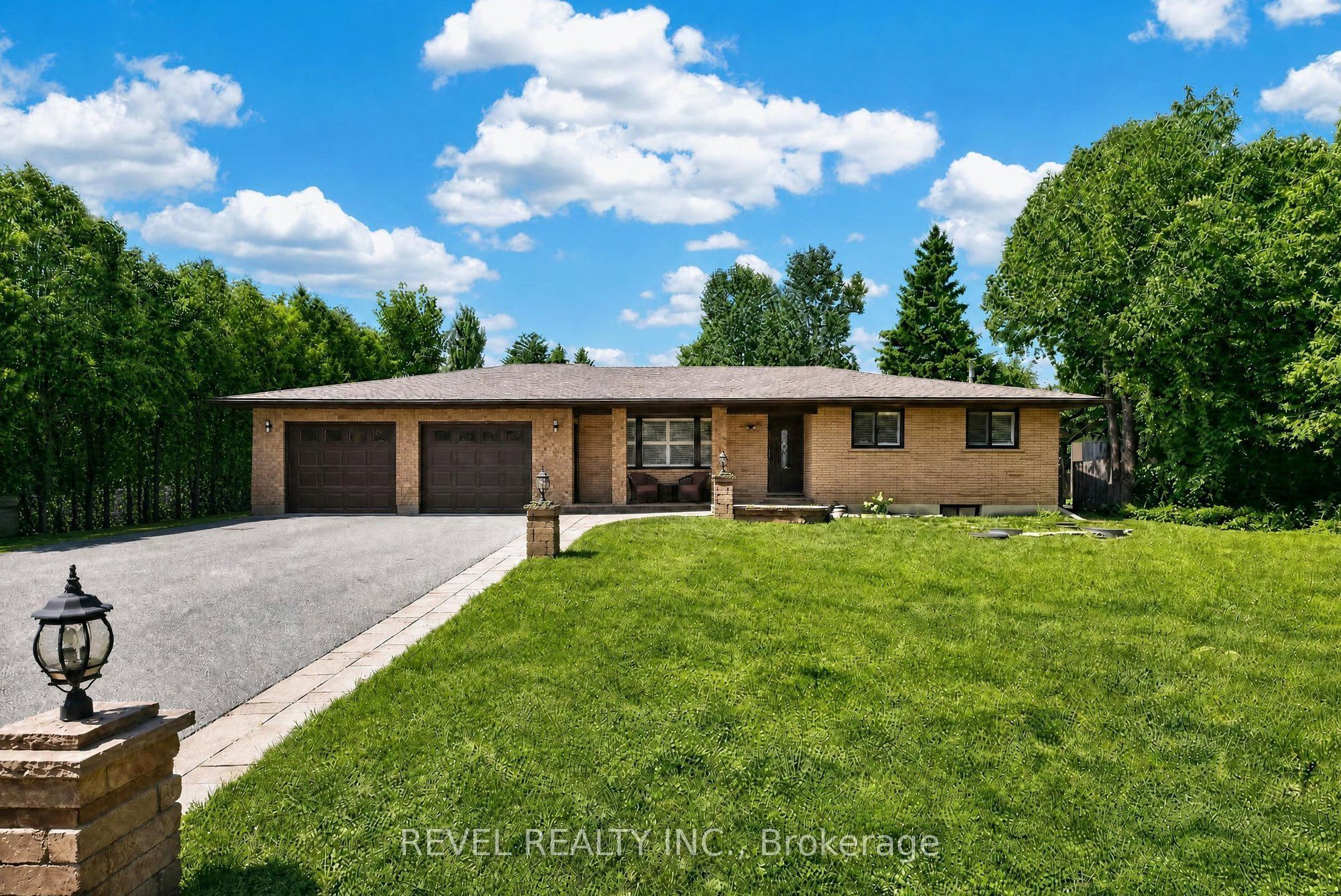 1036 Shellard Side Road Property Photo 1