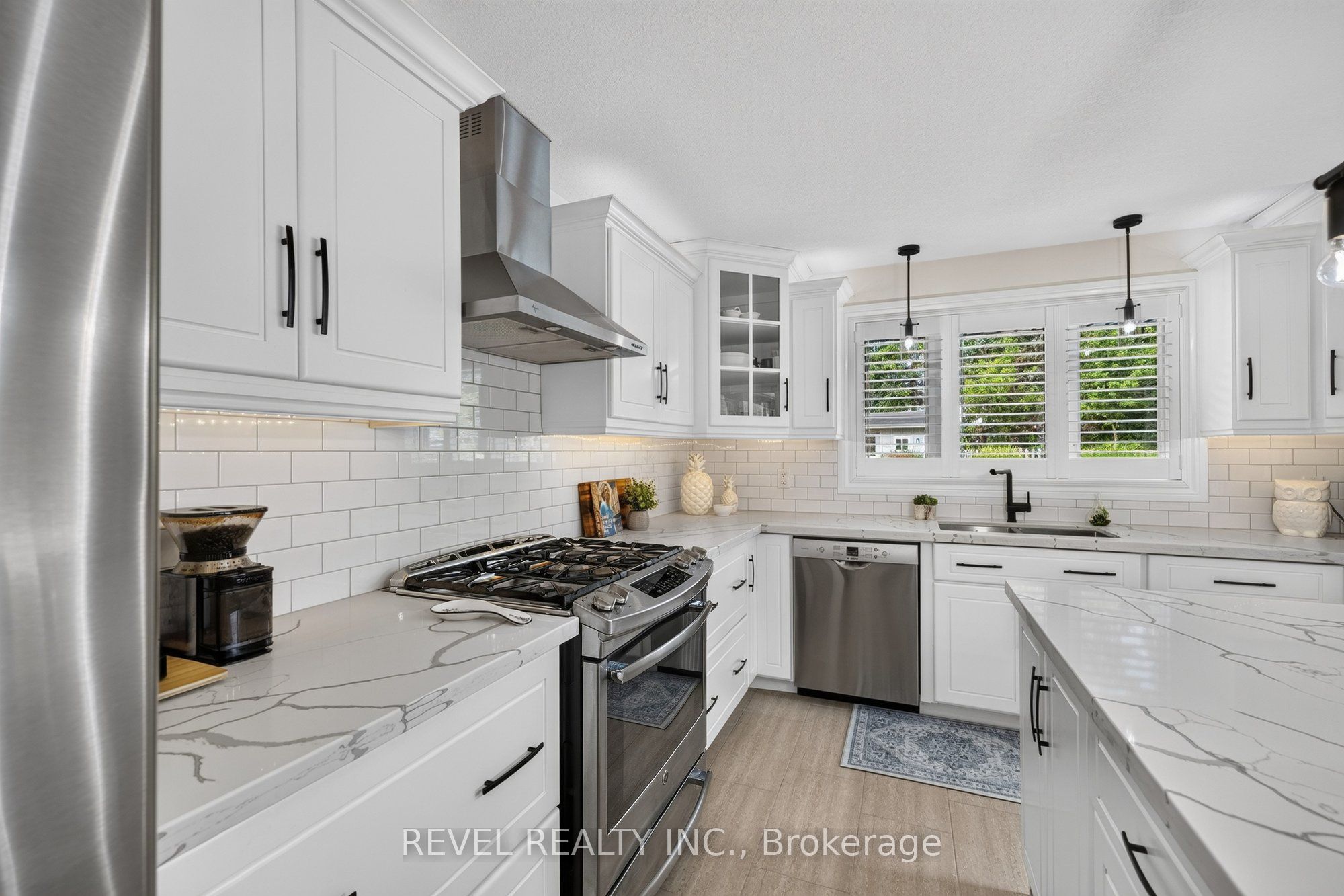 1036 Shellard Side Road Property Photo 15
