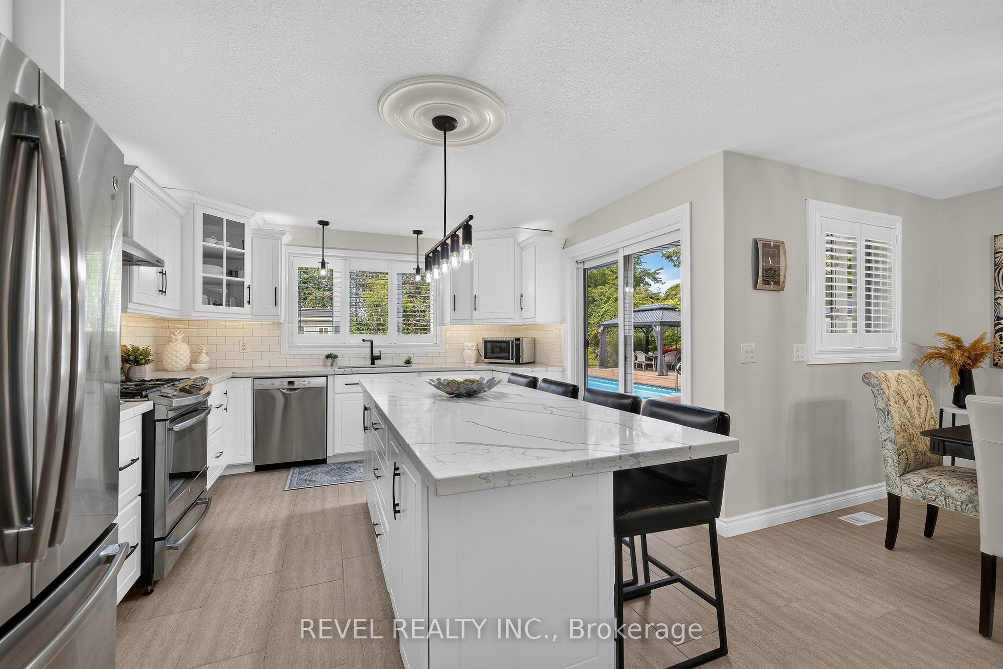 1036 Shellard Side Road Property Photo 16