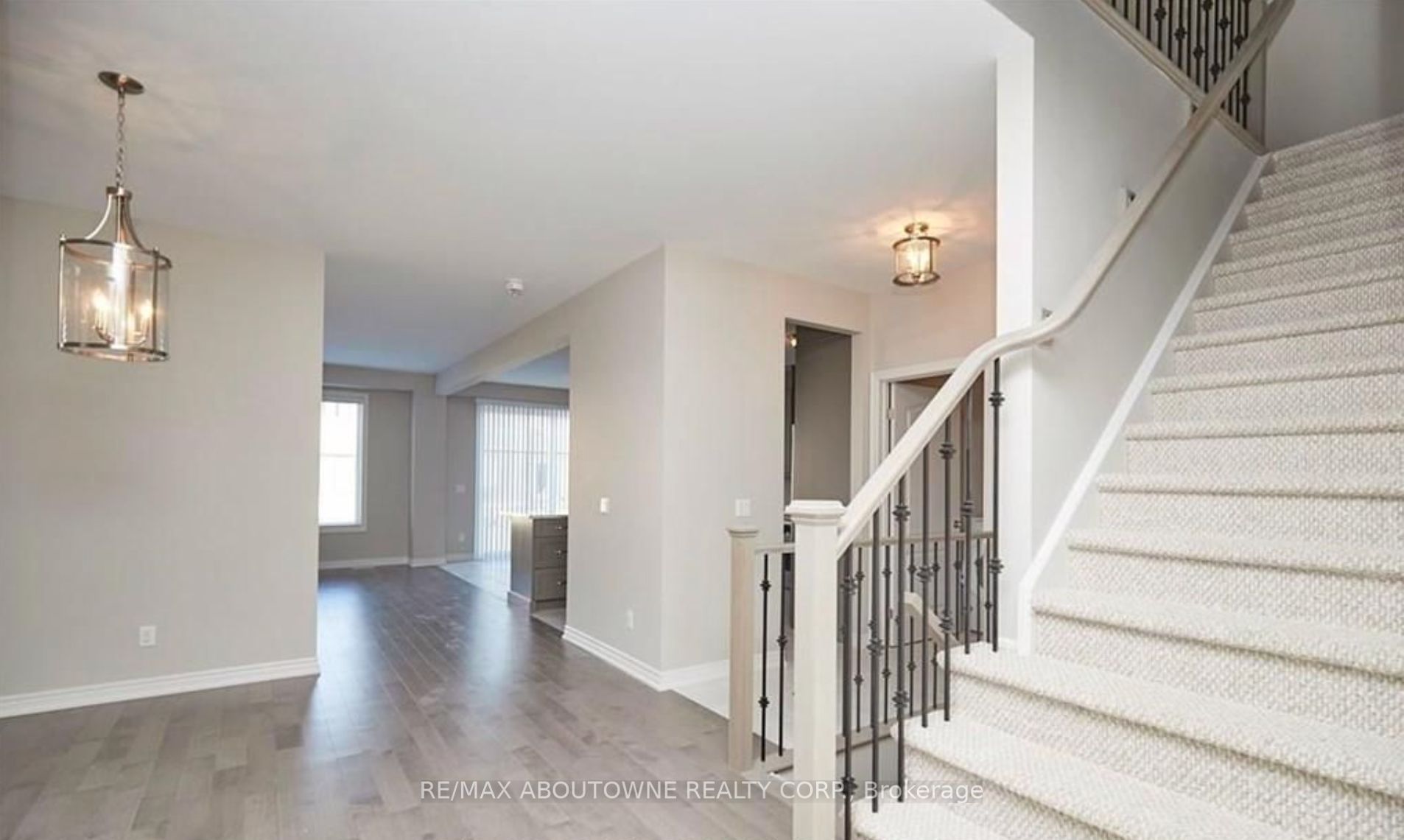 7563 Oldfield Road Property Photo 3