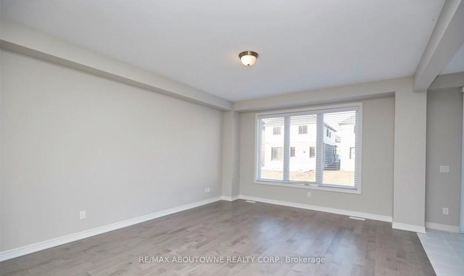7563 Oldfield Road Property Photo 9