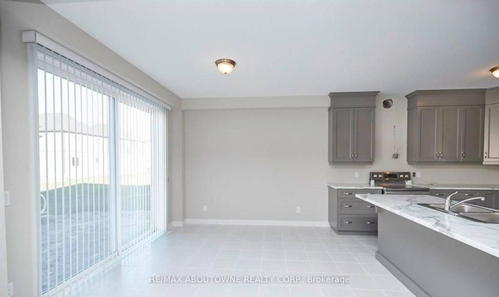 7563 Oldfield Road Property Photo 13