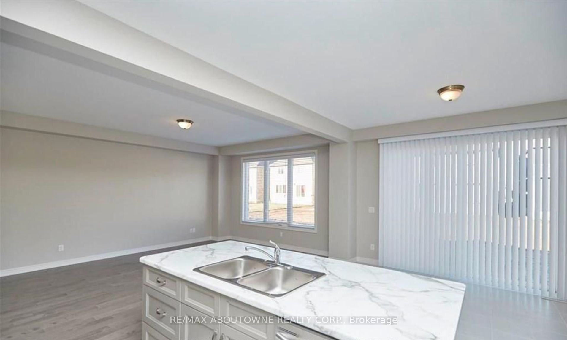 7563 Oldfield Road Property Photo 14