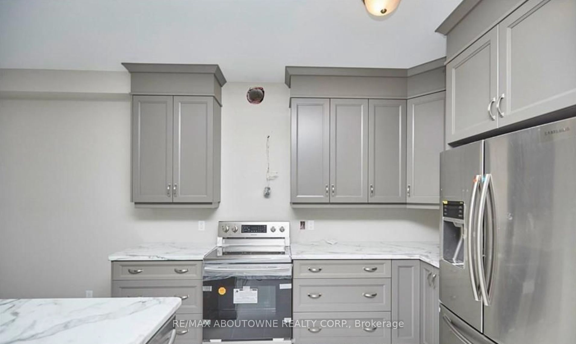 7563 Oldfield Road Property Photo 16