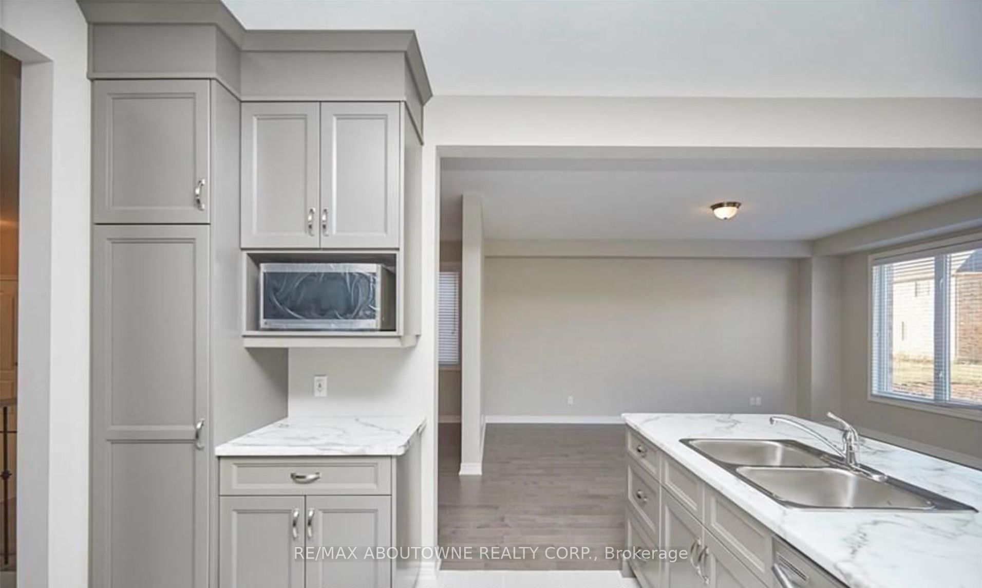 7563 Oldfield Road Property Photo 17