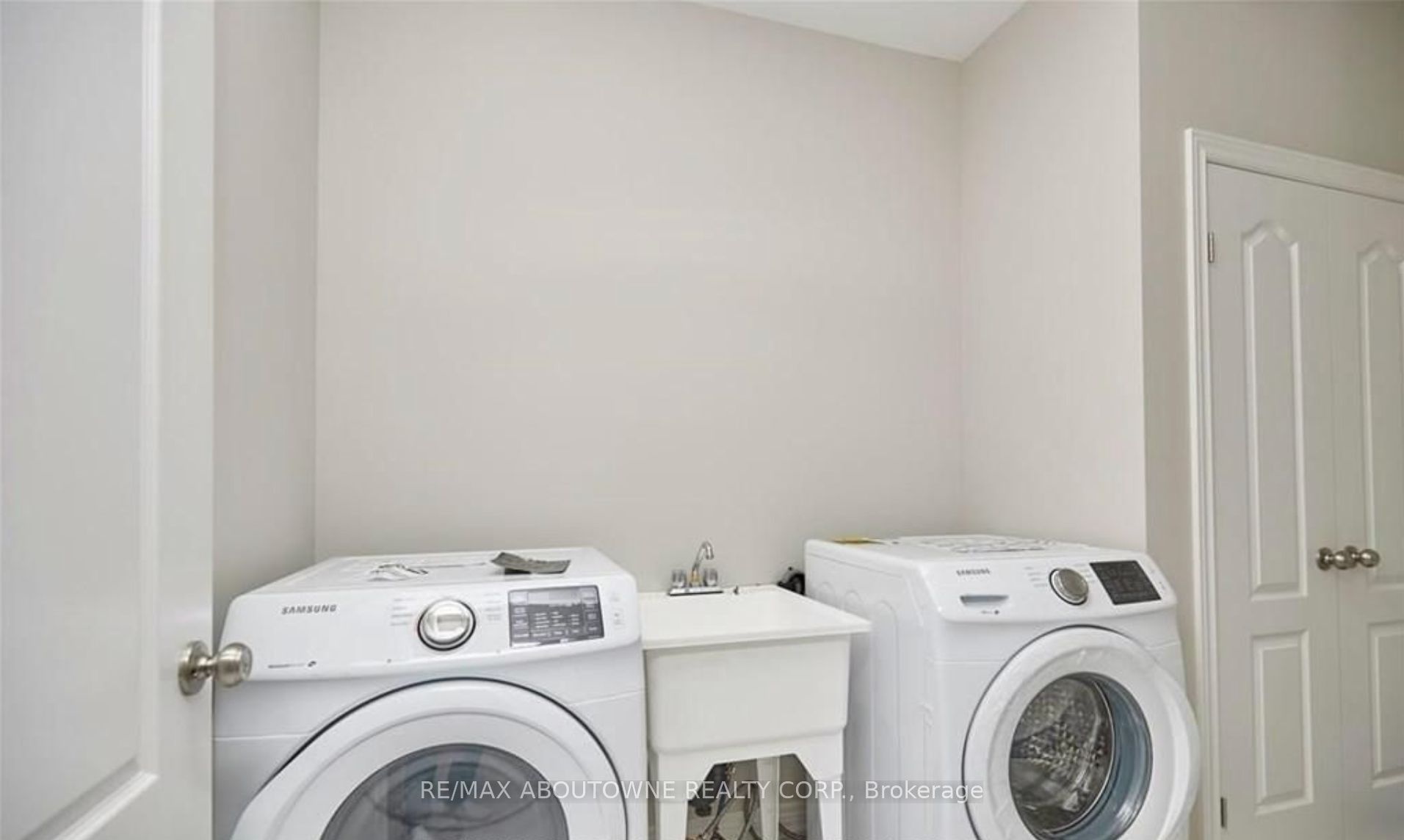 7563 Oldfield Road Property Photo 18