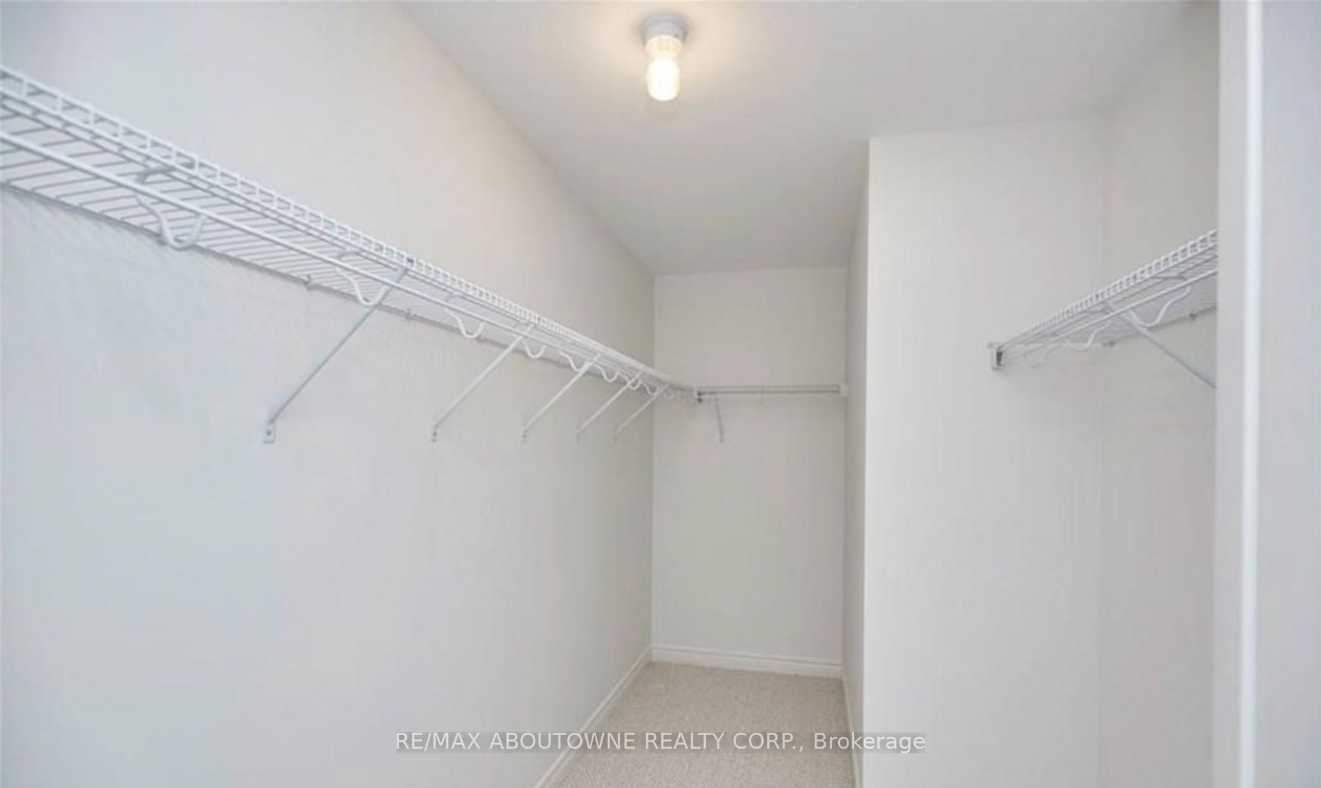 7563 Oldfield Road Property Photo 32