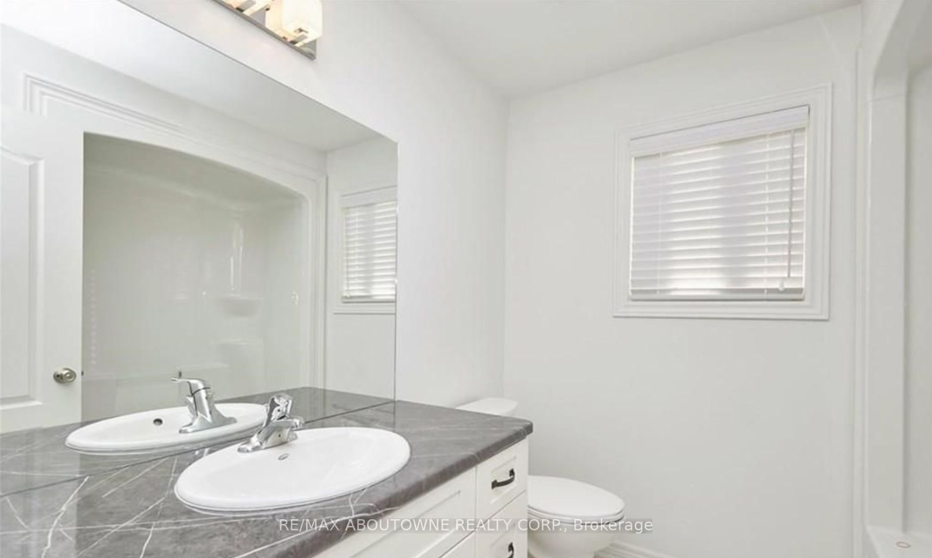 7563 Oldfield Road Property Photo 38