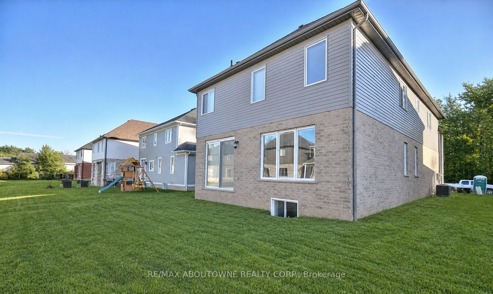 7563 Oldfield Road Property Photo 39