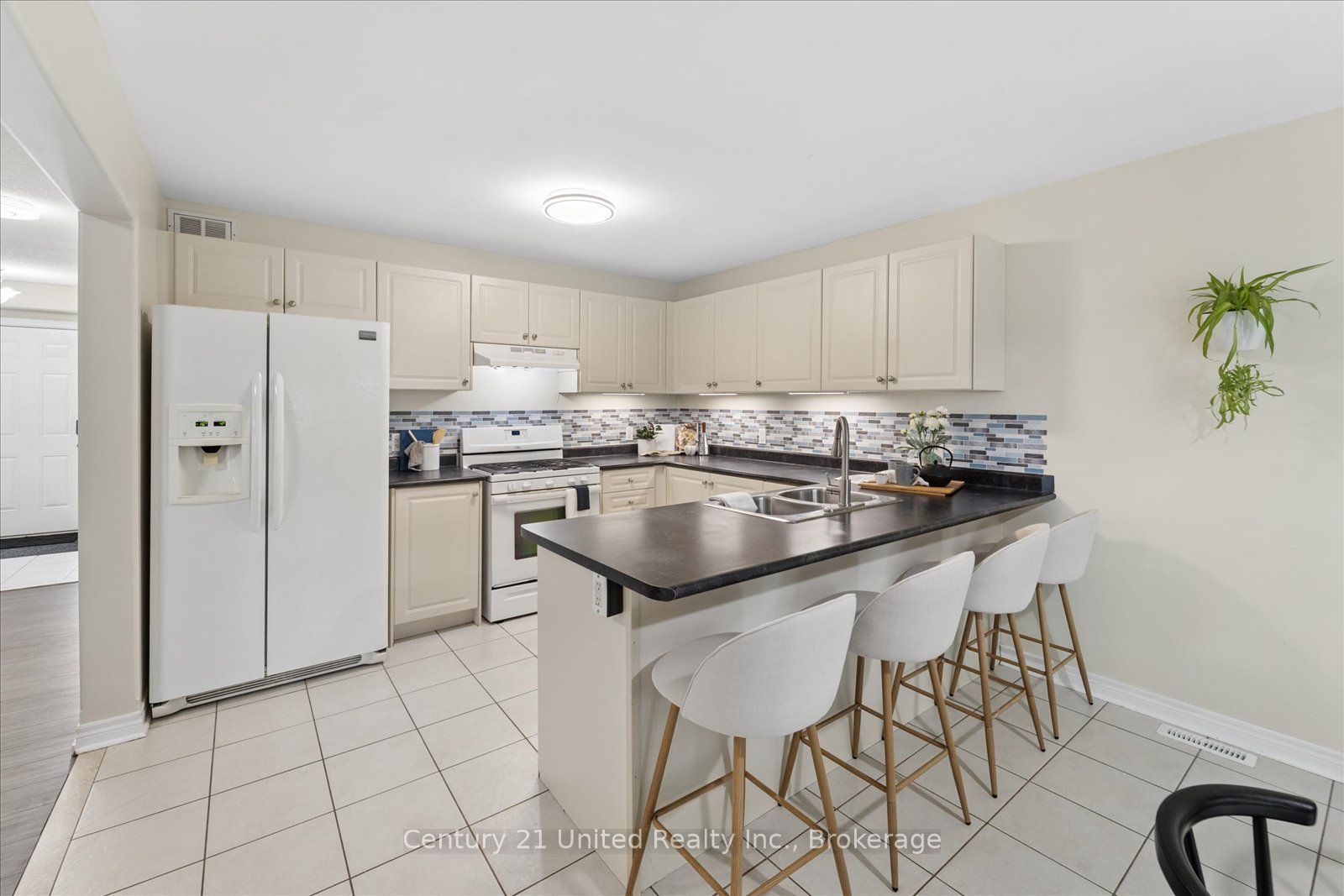262 Bowen Drive Property Photo 11
