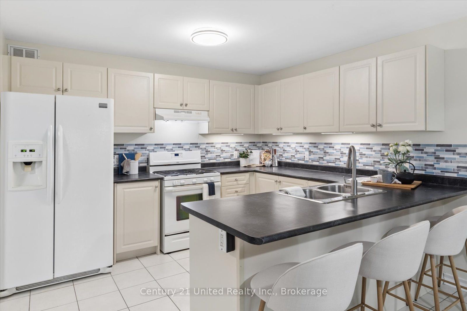 262 Bowen Drive Property Photo 12
