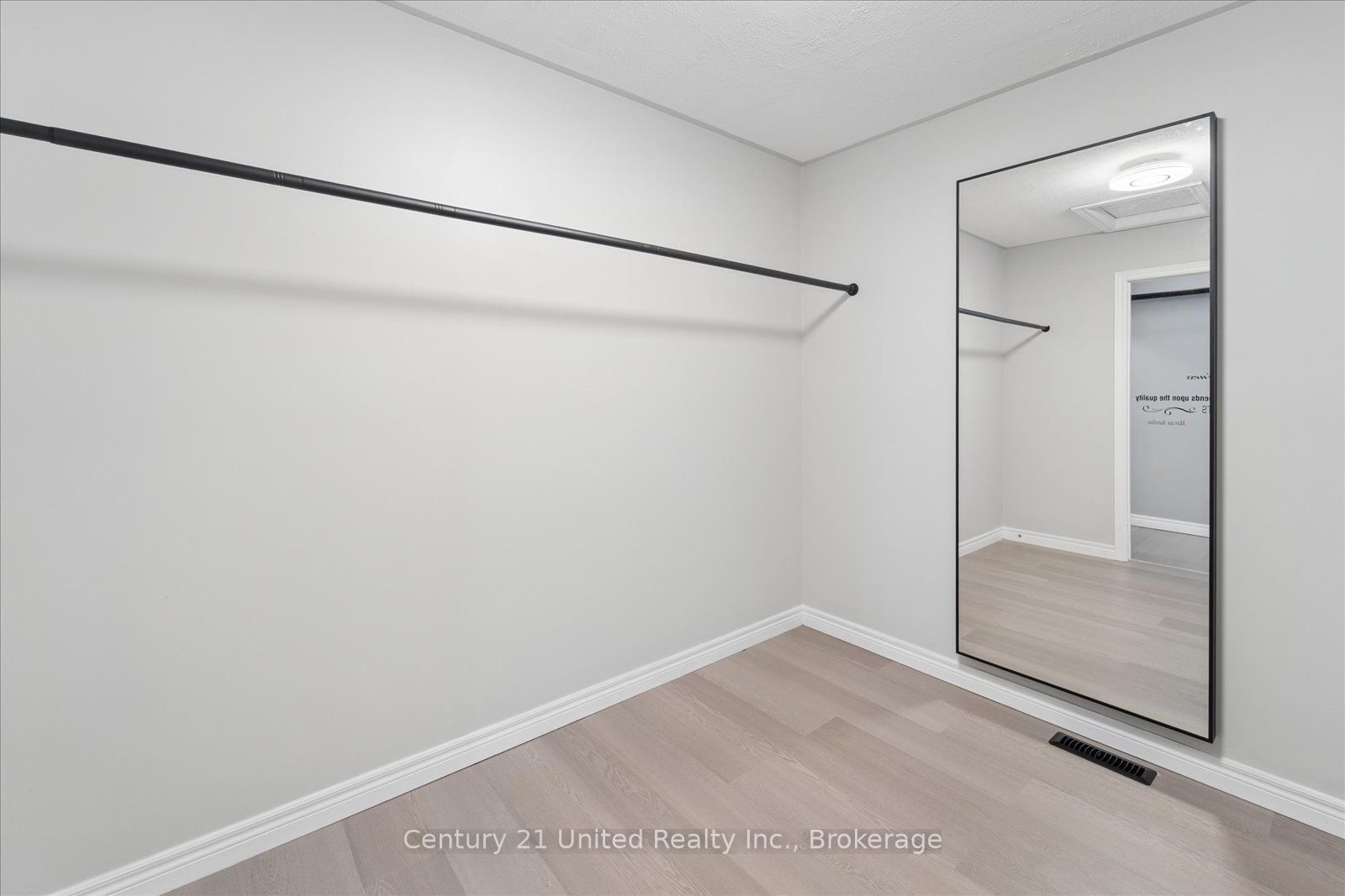 262 Bowen Drive Property Photo 26