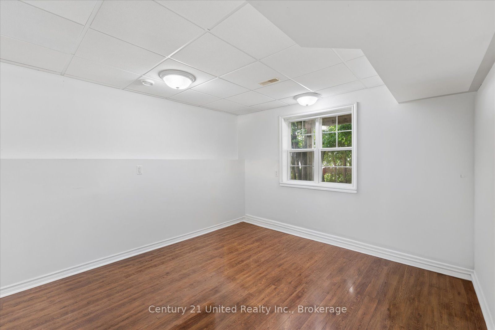 262 Bowen Drive Property Photo 36