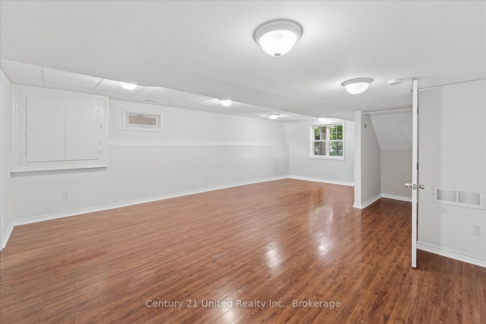 262 Bowen Drive Property Photo 39