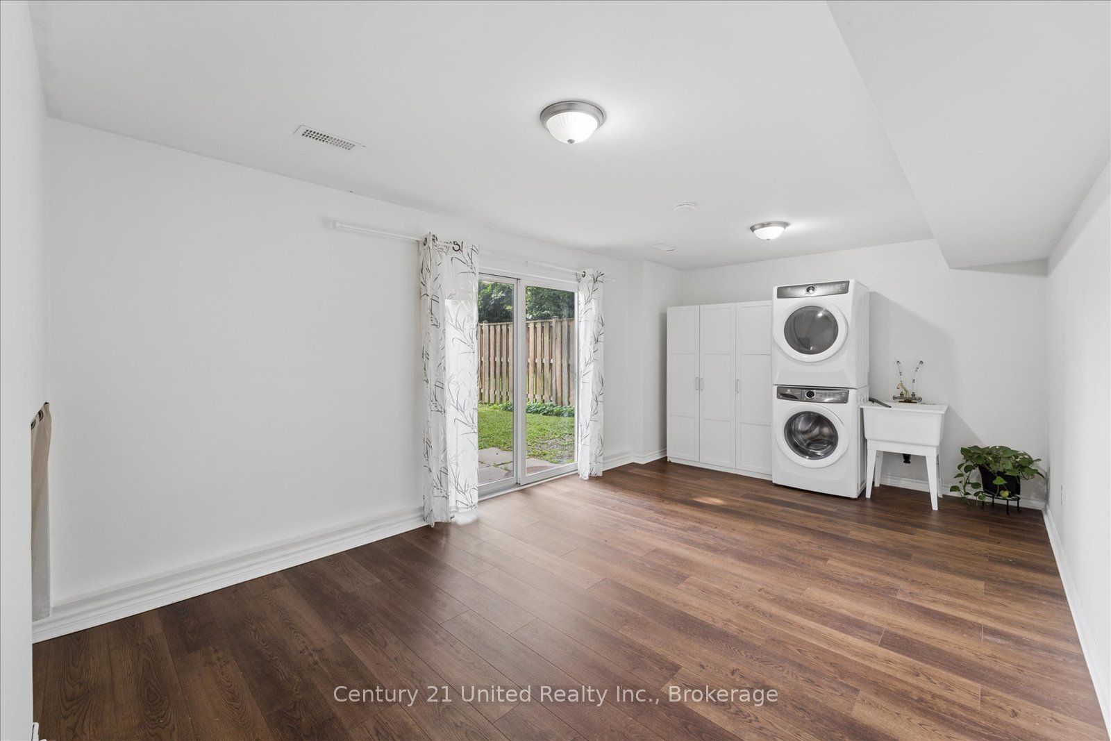 262 Bowen Drive Property Photo 41