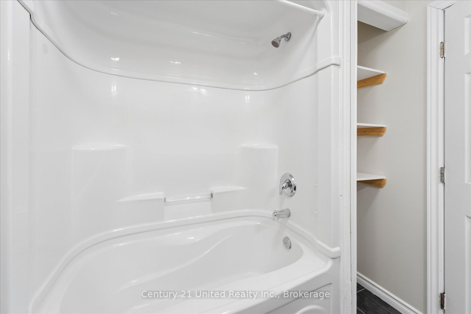 262 Bowen Drive Property Photo 44
