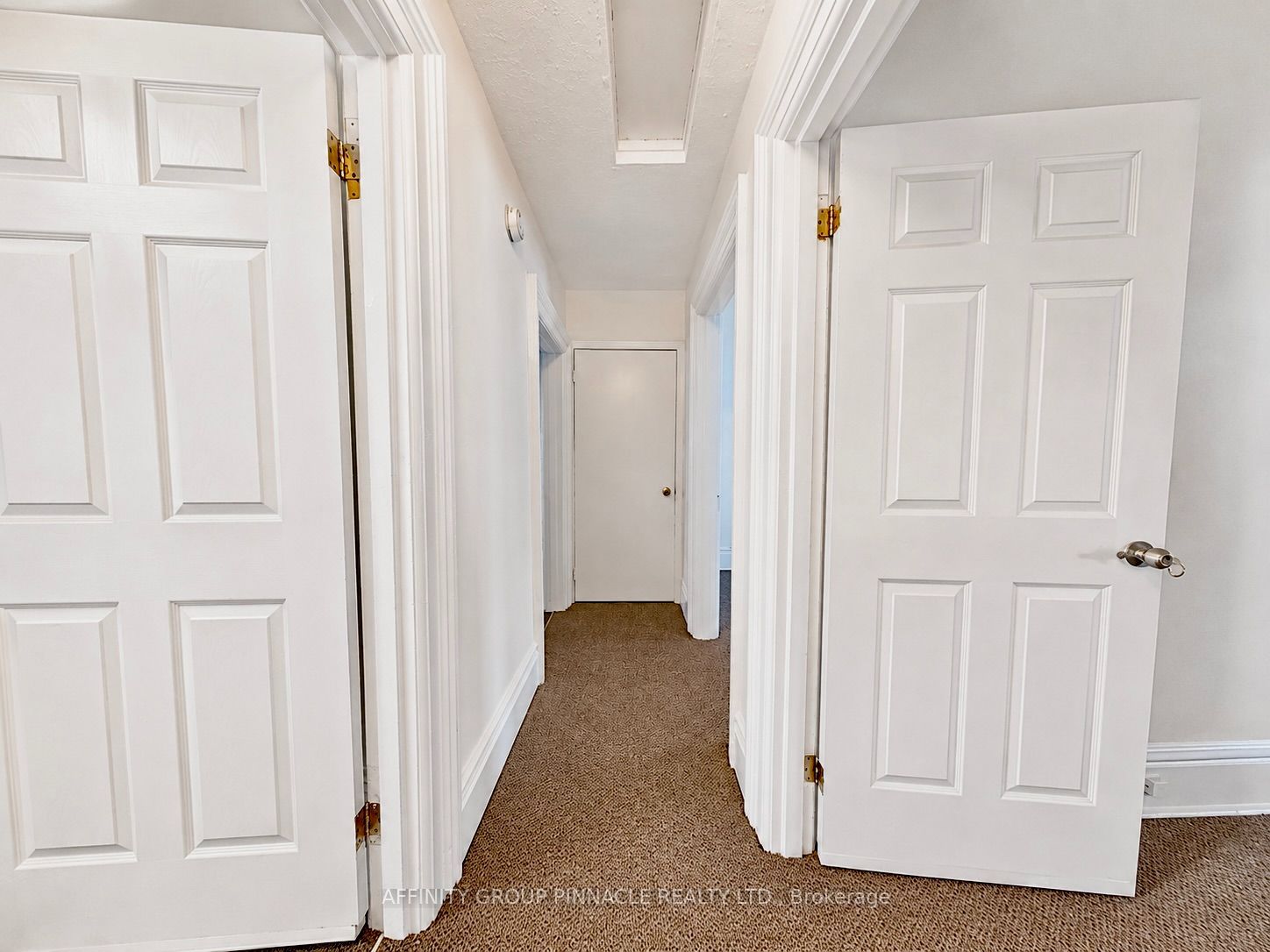 221 Kent Street W Property Photo 26