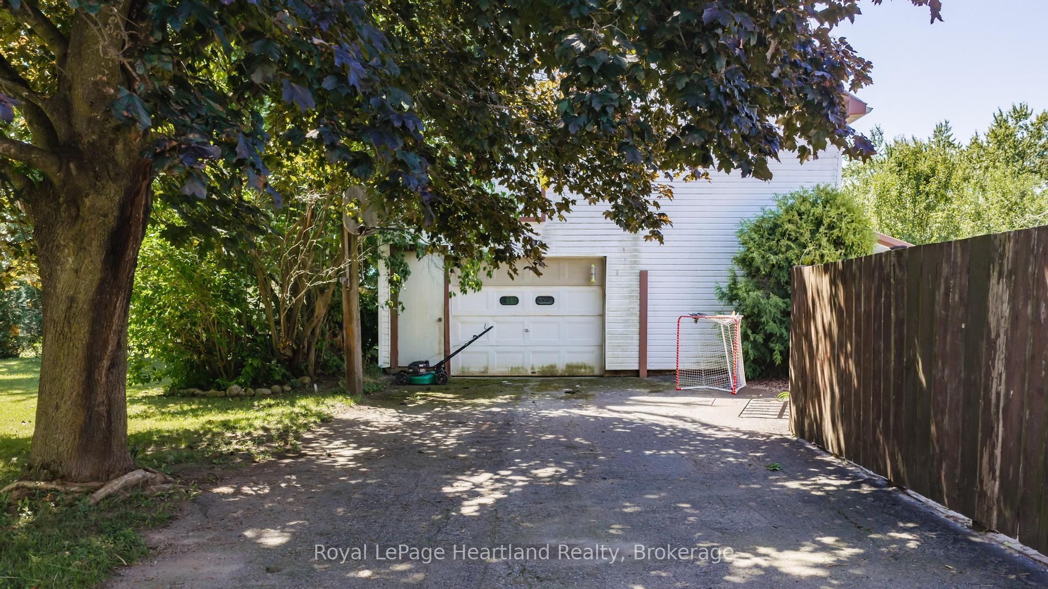 109 Goderich Street Property Photo 47