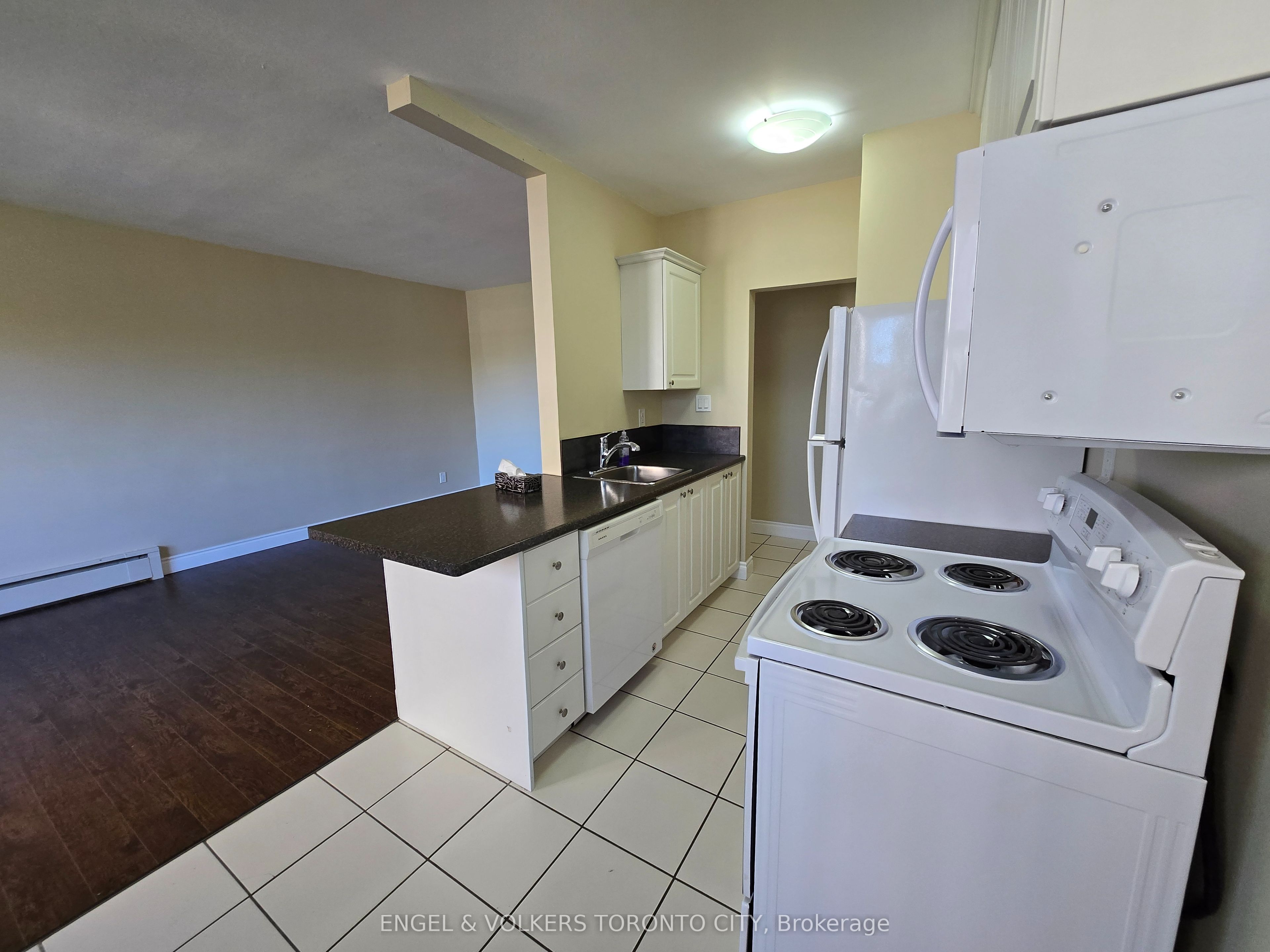416 E 42nd Street 207 Property Photo 4