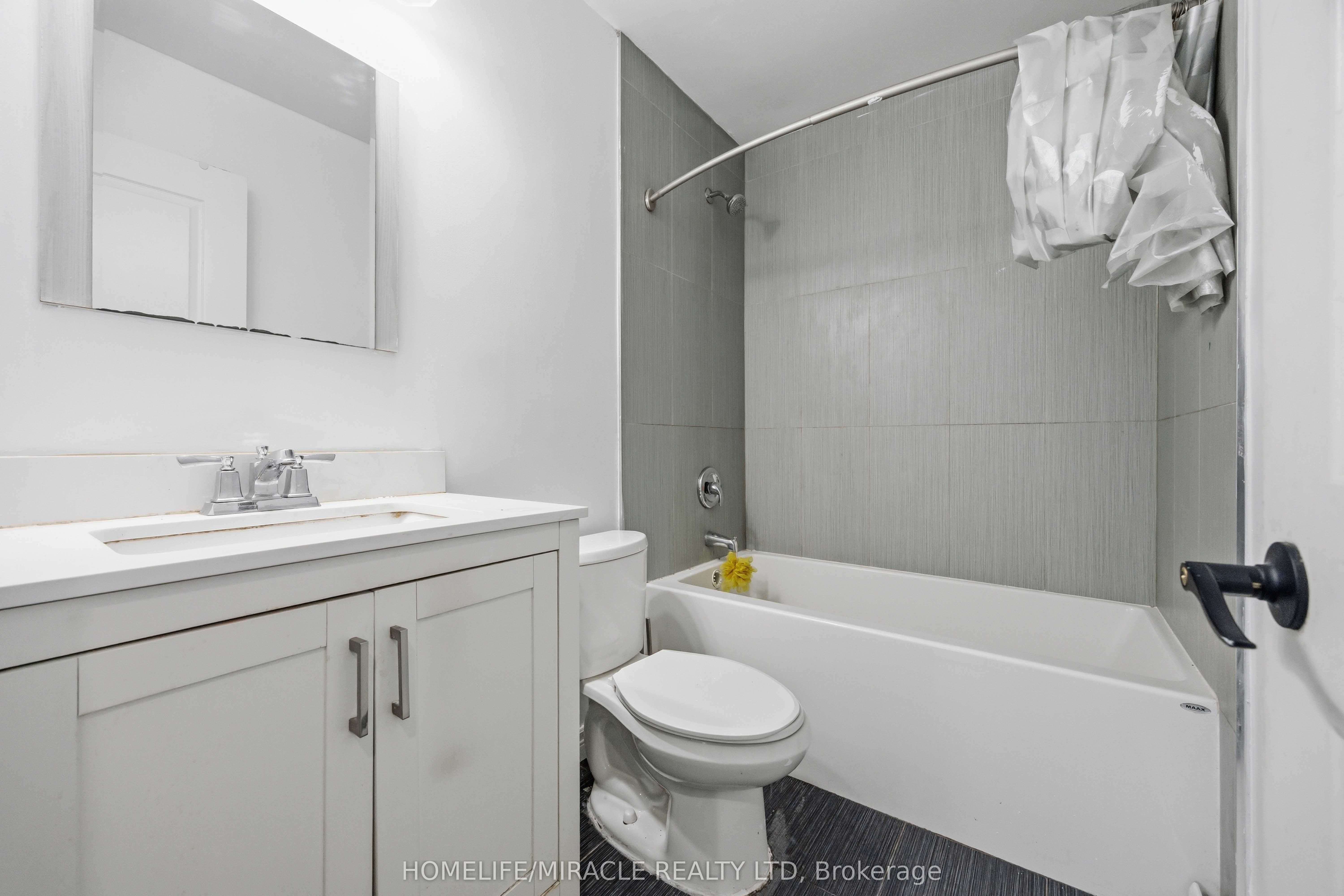 839 Mountain Ash Road Property Photo 16