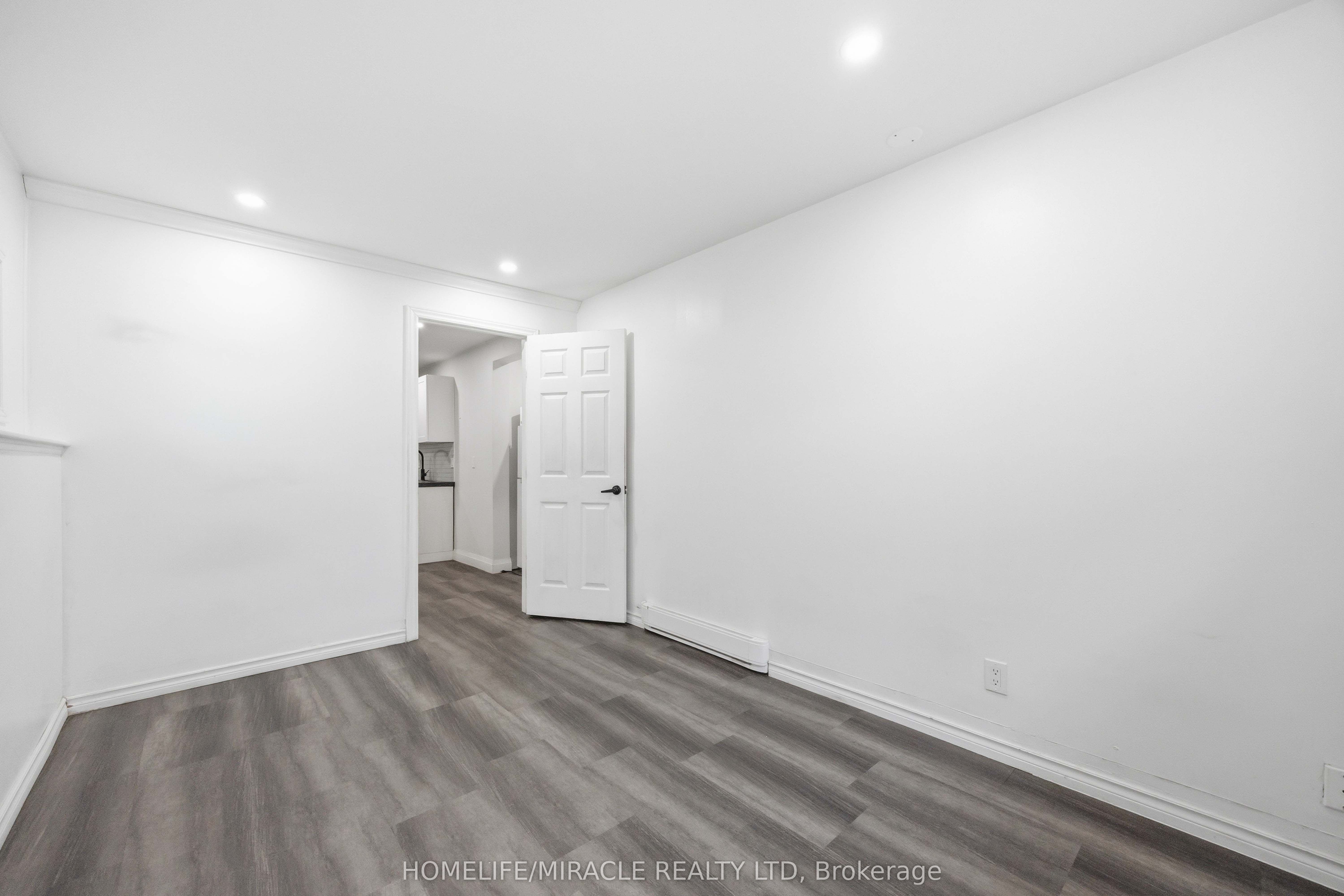 839 Mountain Ash Road Property Photo 23