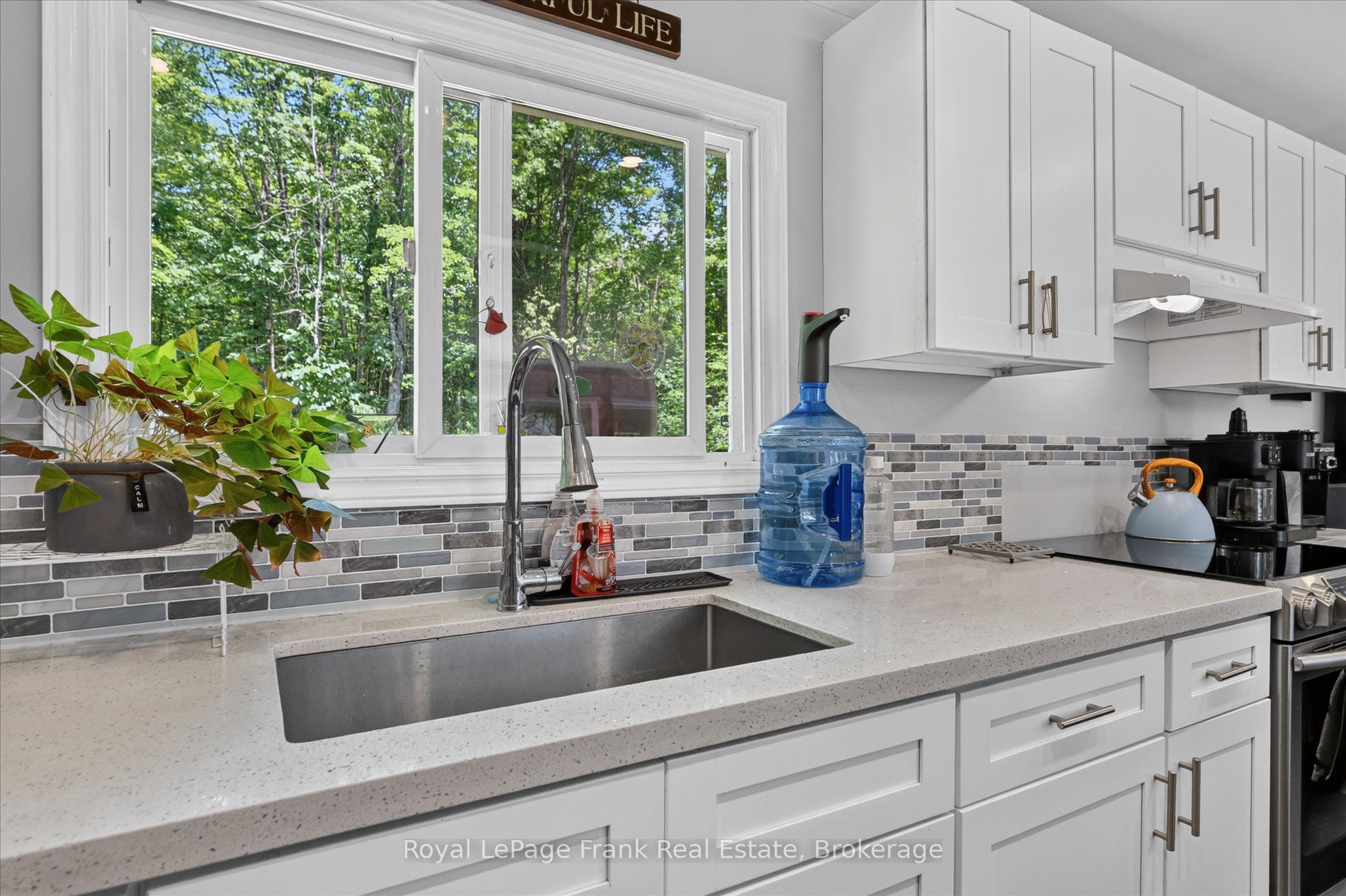 280 Edwina Drive Property Photo 11