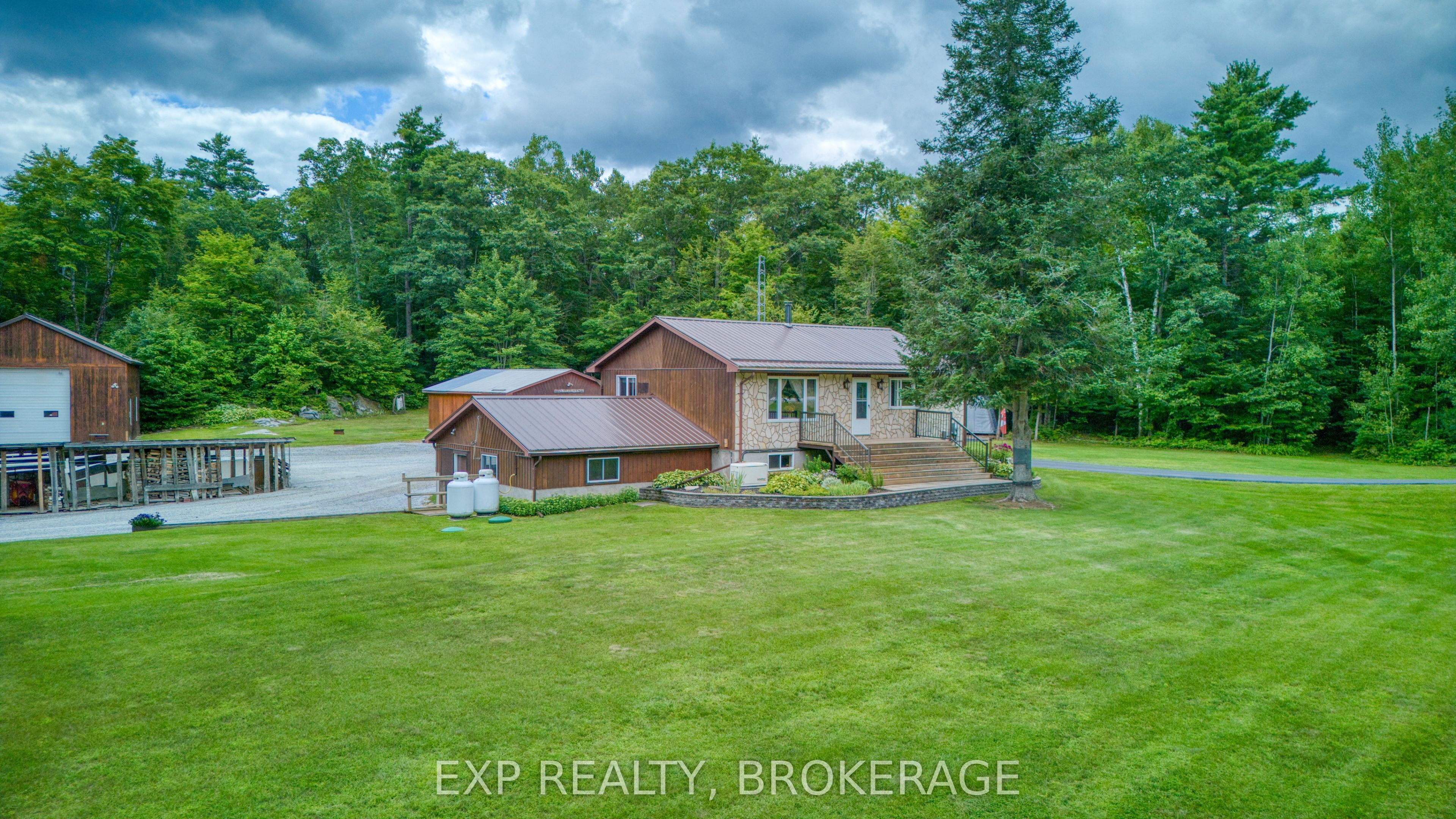 2677 Ardoch Road Property Photo 3