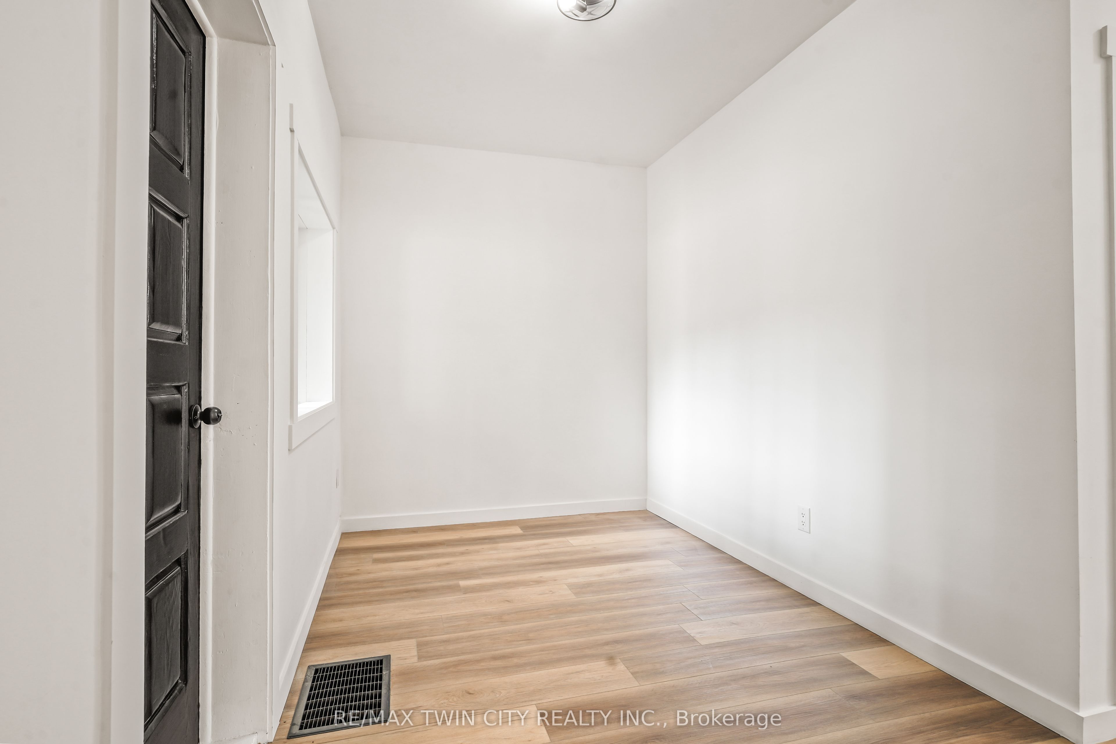150 Stanley Street Property Photo 20