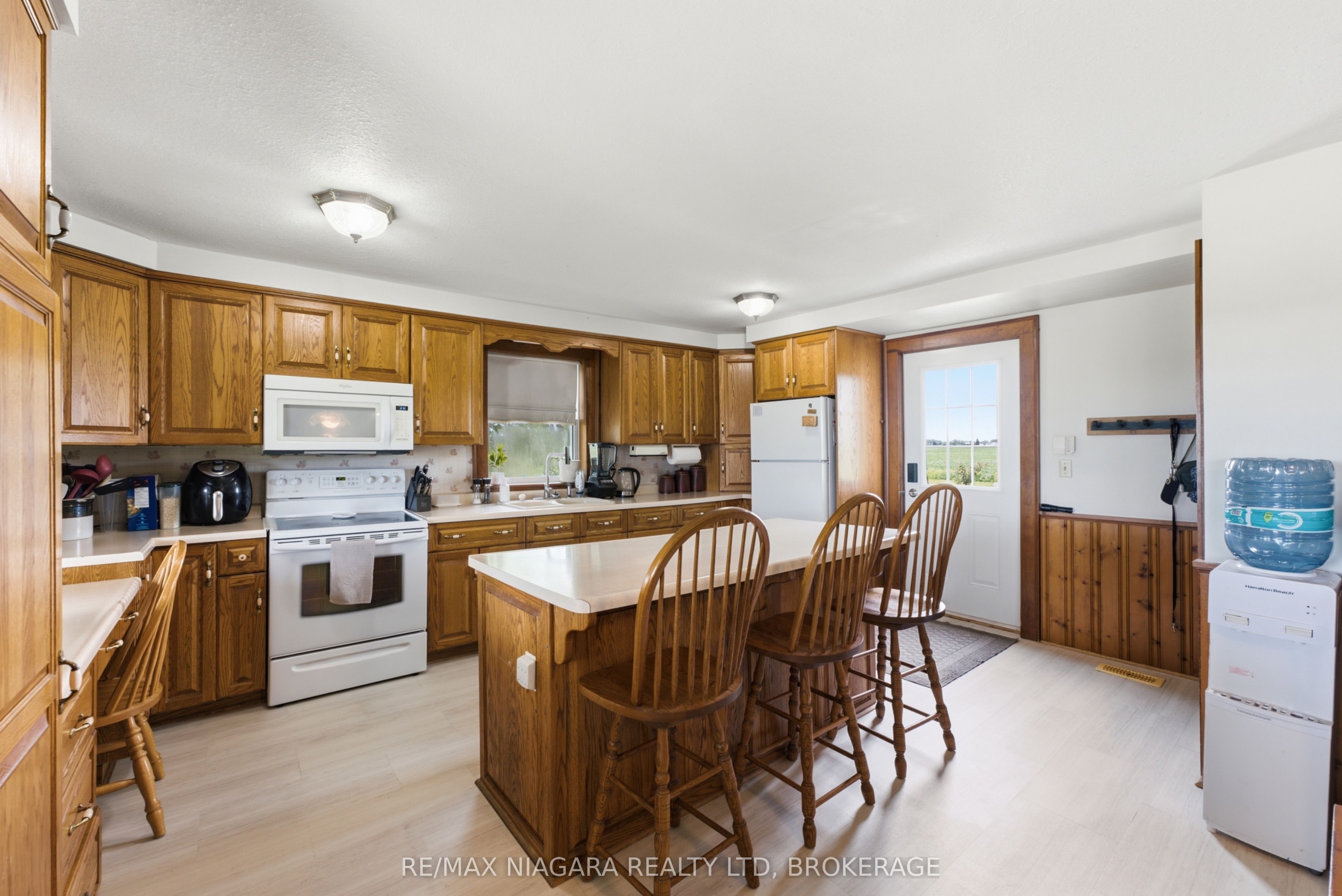 4491 Canborough Road Property Photo 7