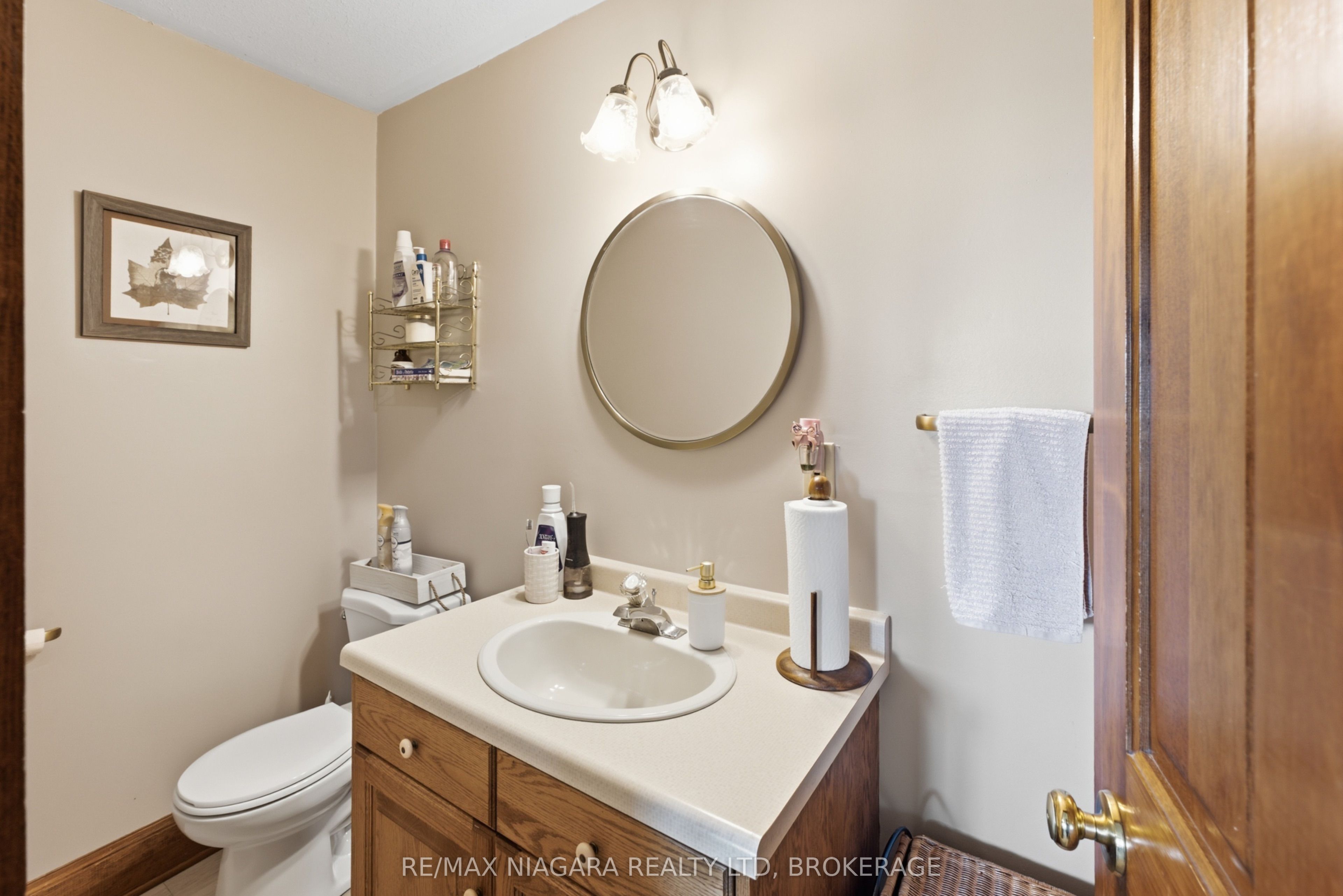 4491 Canborough Road Property Photo 10