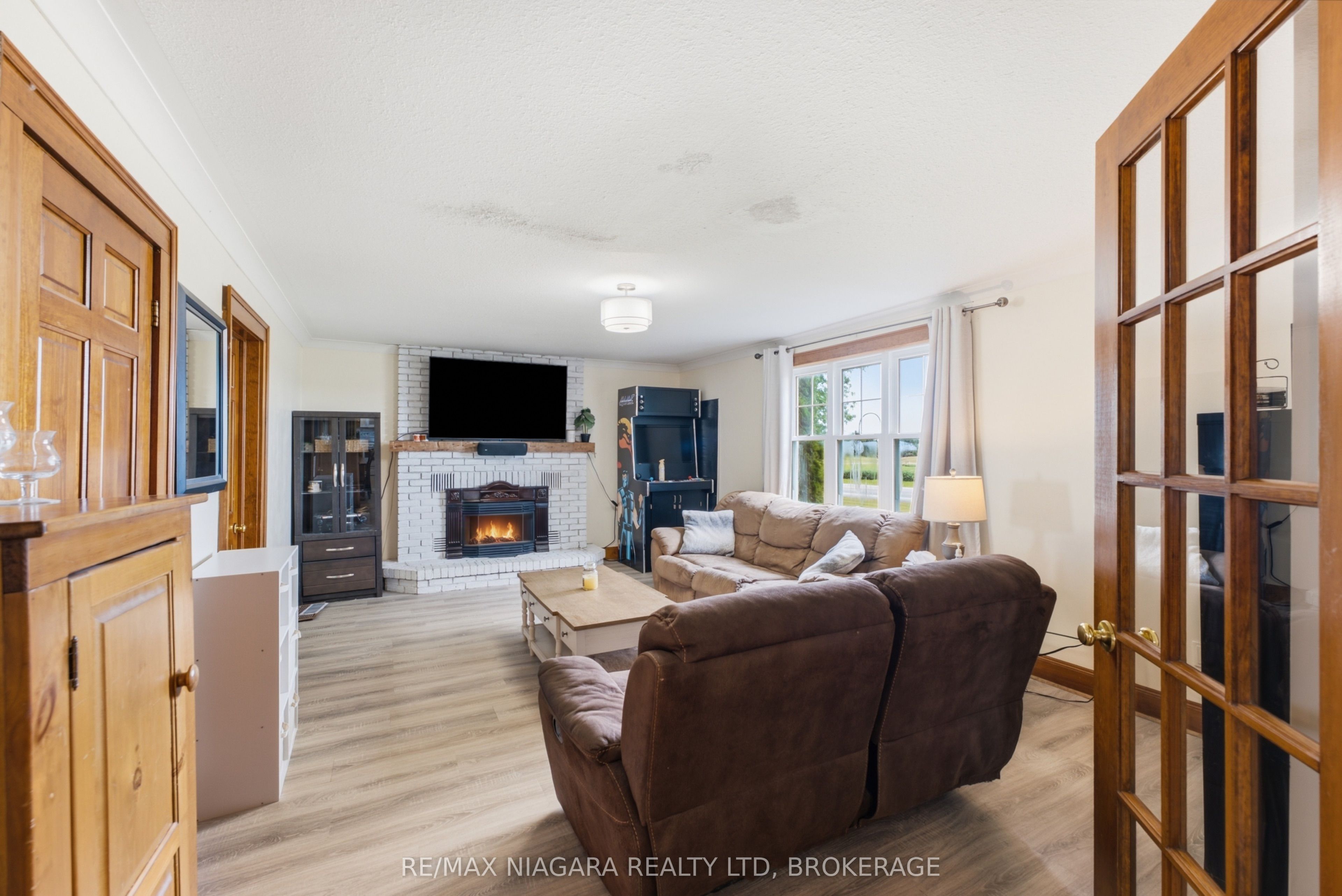 4491 Canborough Road Property Photo 11