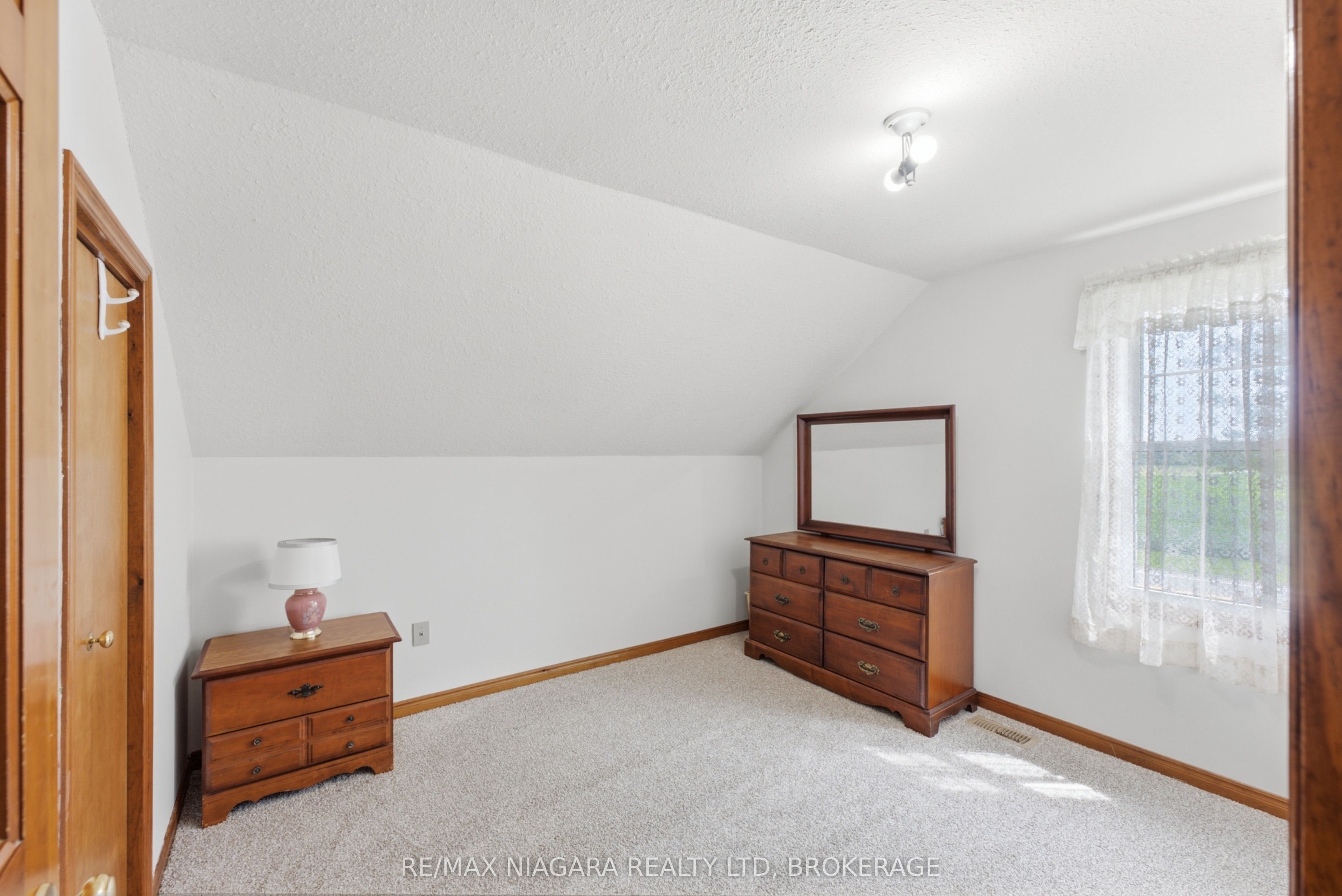 4491 Canborough Road Property Photo 20