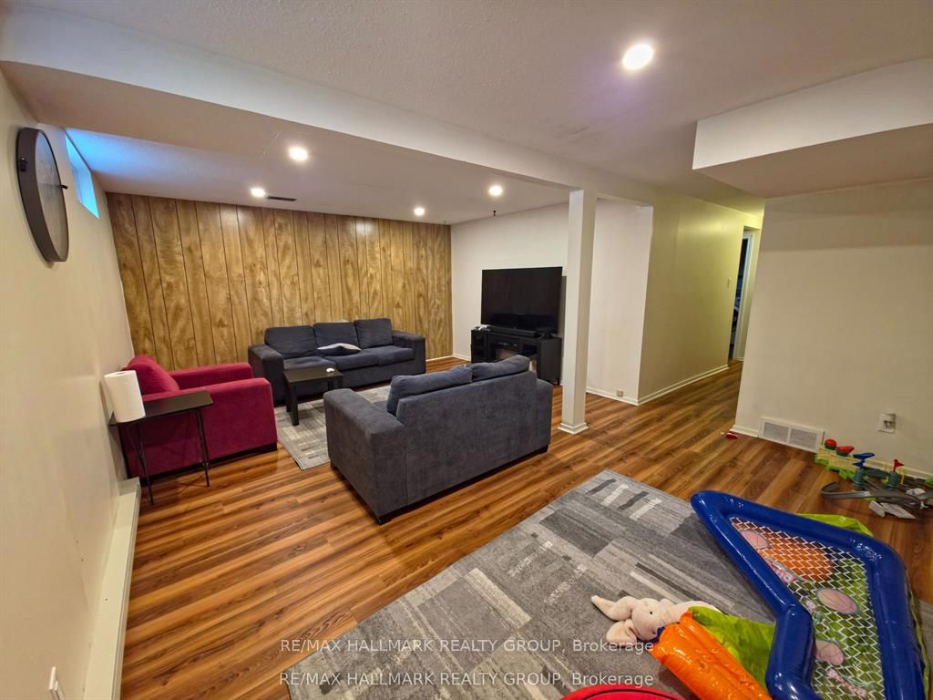 16 Tedwyn Drive Property Photo 17