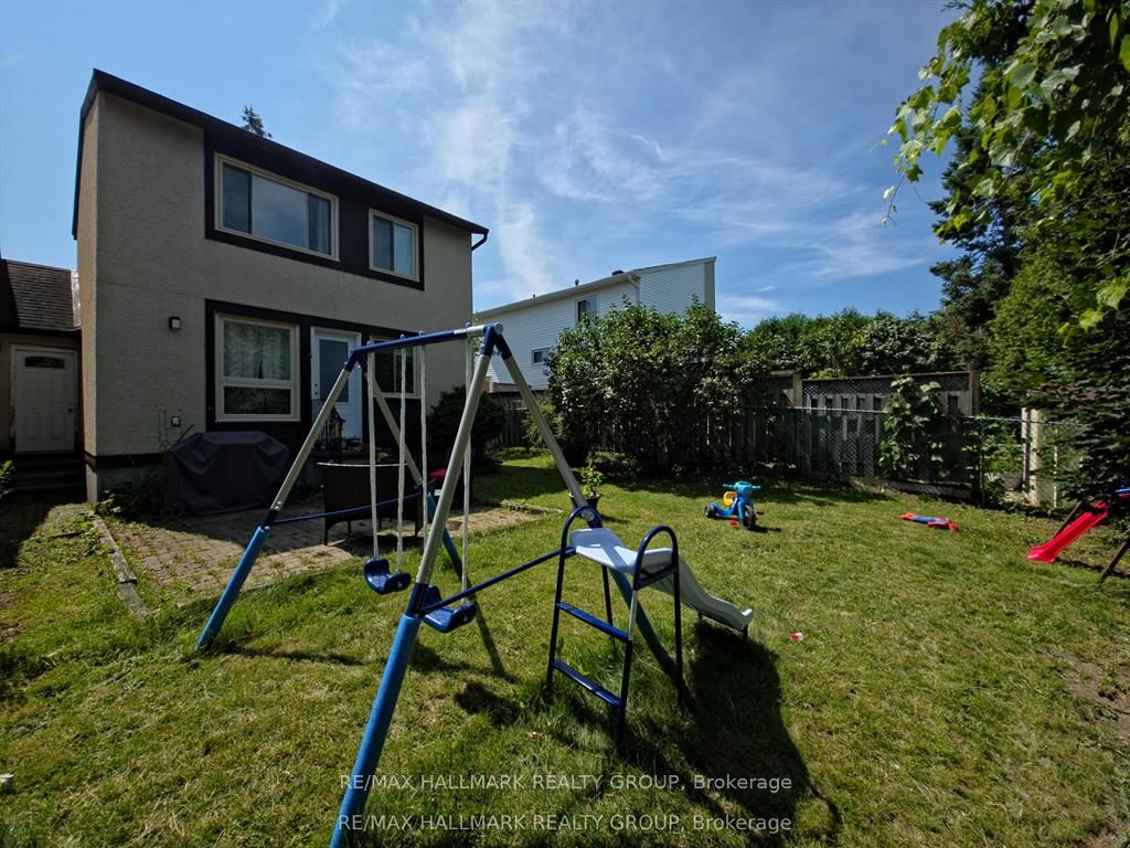 16 Tedwyn Drive Property Photo 18