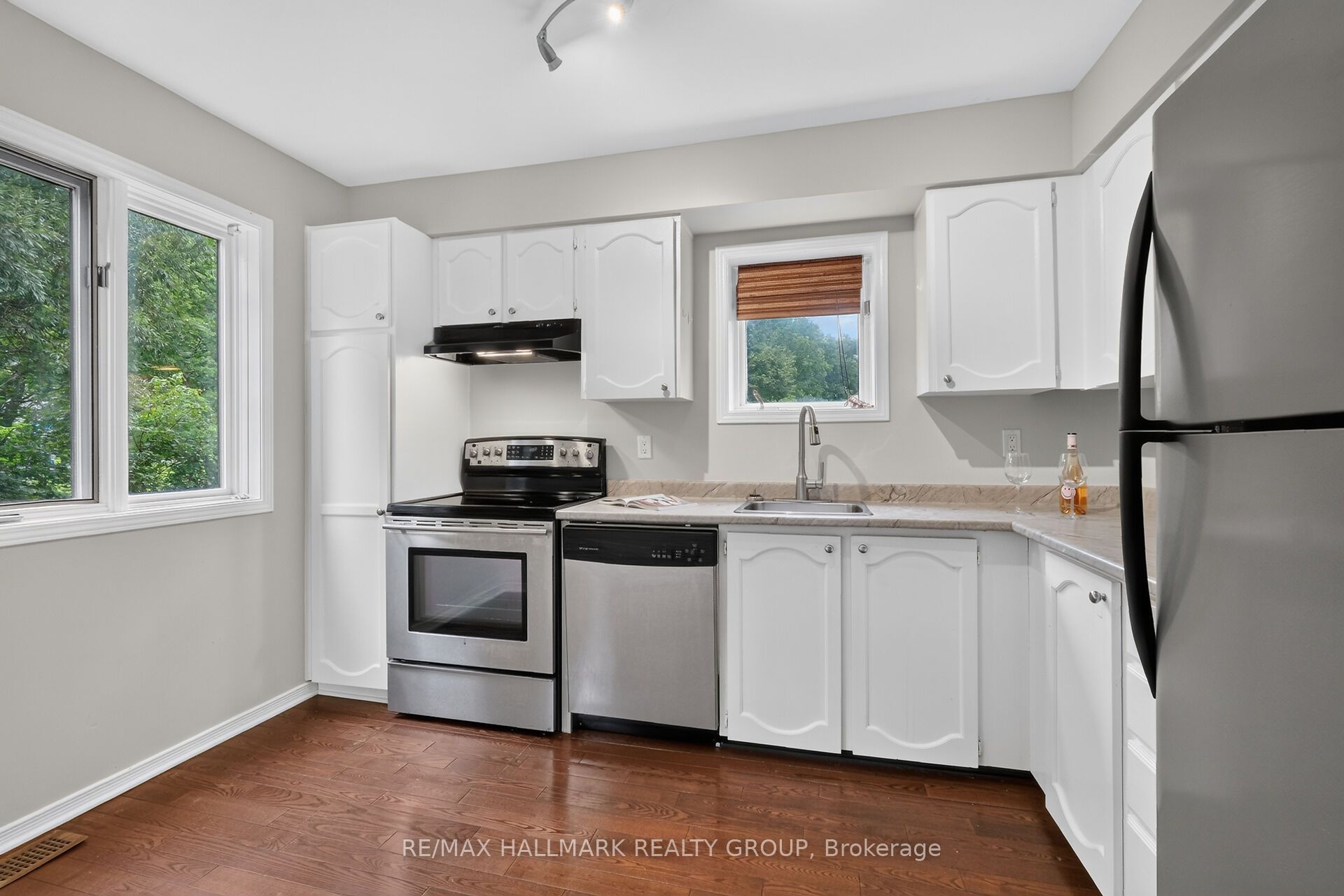 1427 Forge Street Property Photo 11