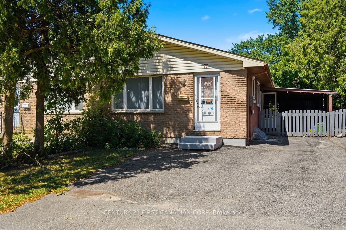 17 Edgemere Crescent Property Photo 1
