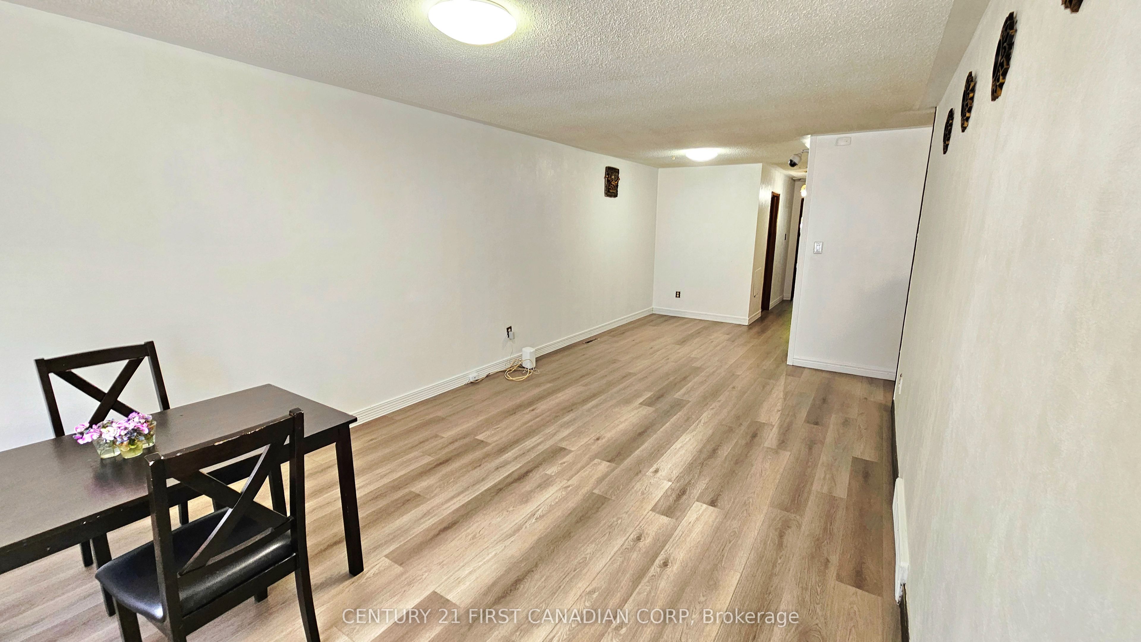 17 Edgemere Crescent Property Photo 4